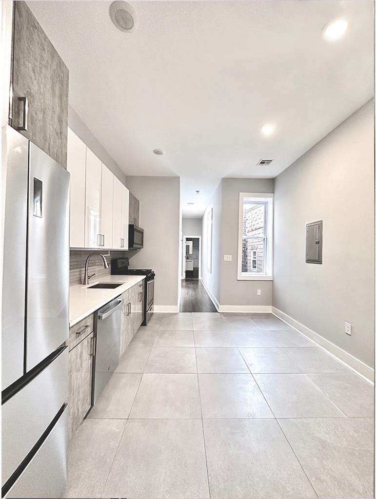 21 HANCOCK AVE - Photo 5