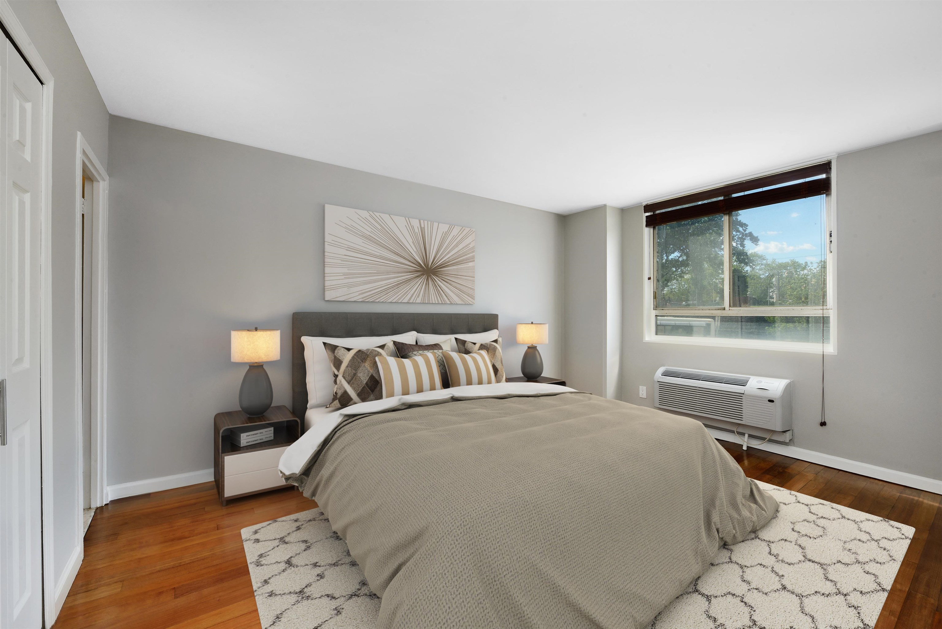 100 MANHATTAN AVE - Photo 5