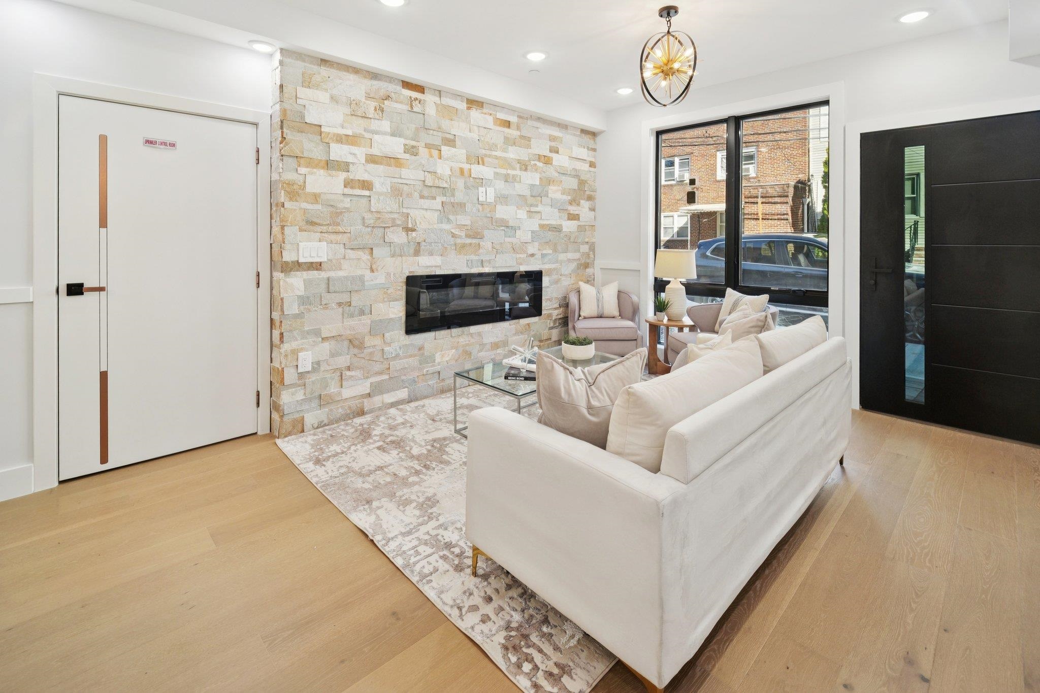 85 BLEECKER ST - Photo 2