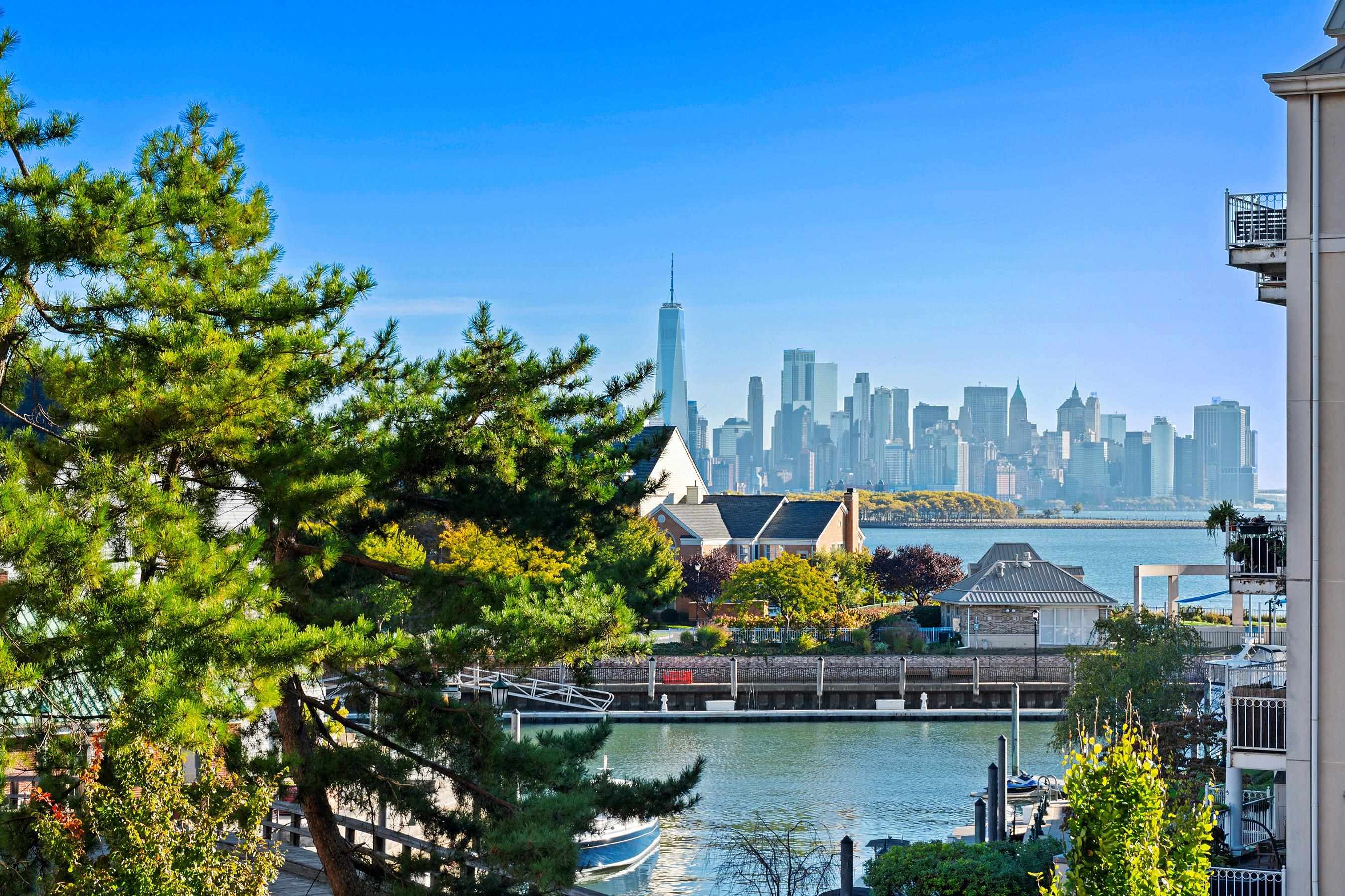 208 SHEARWATER CT WEST - Photo 1