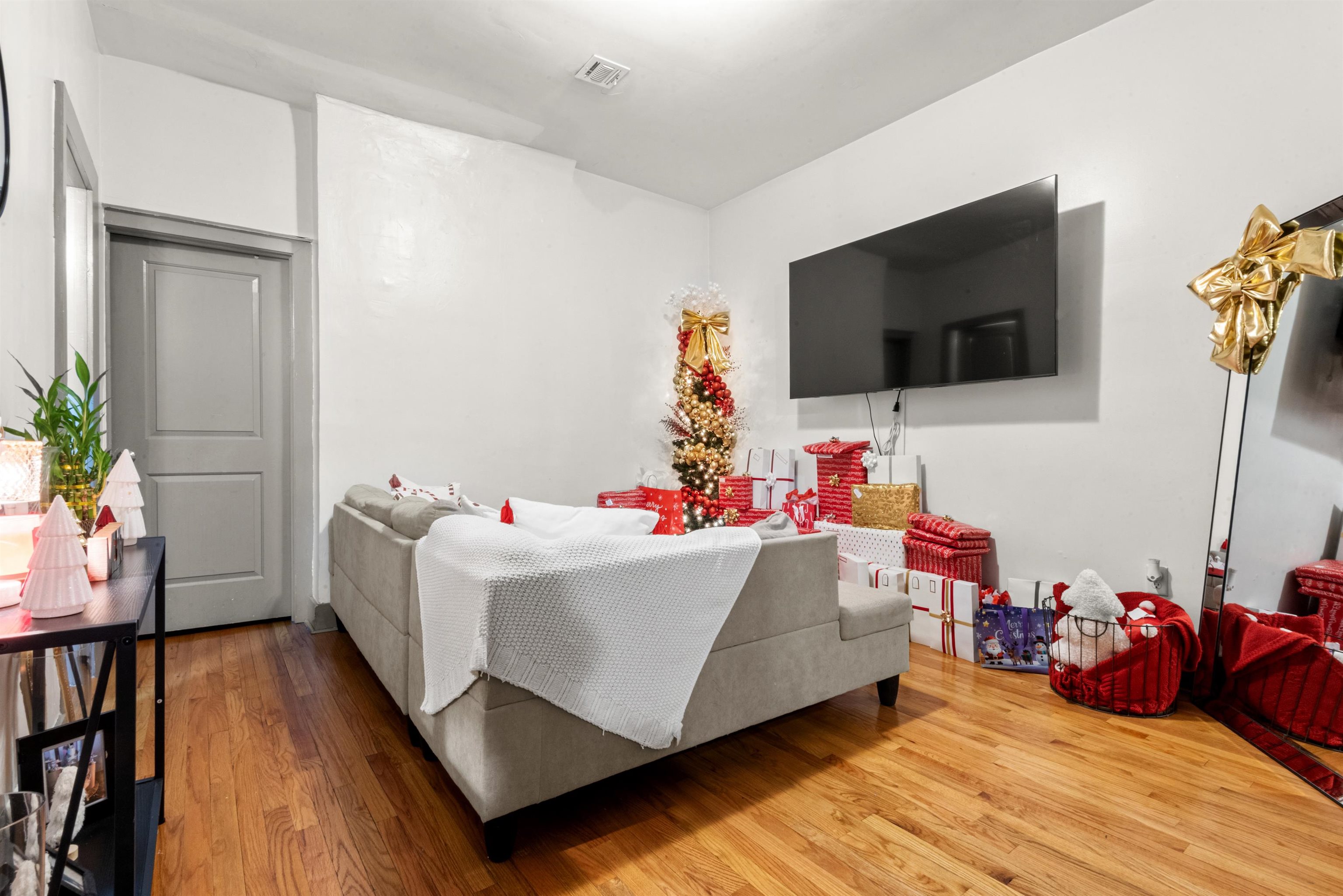 96 HARMON ST - Photo 4