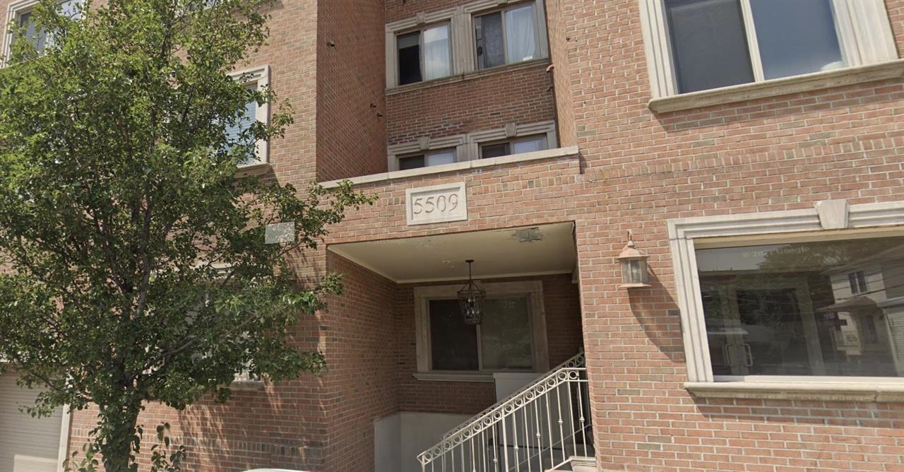 5509 MADISON ST #403