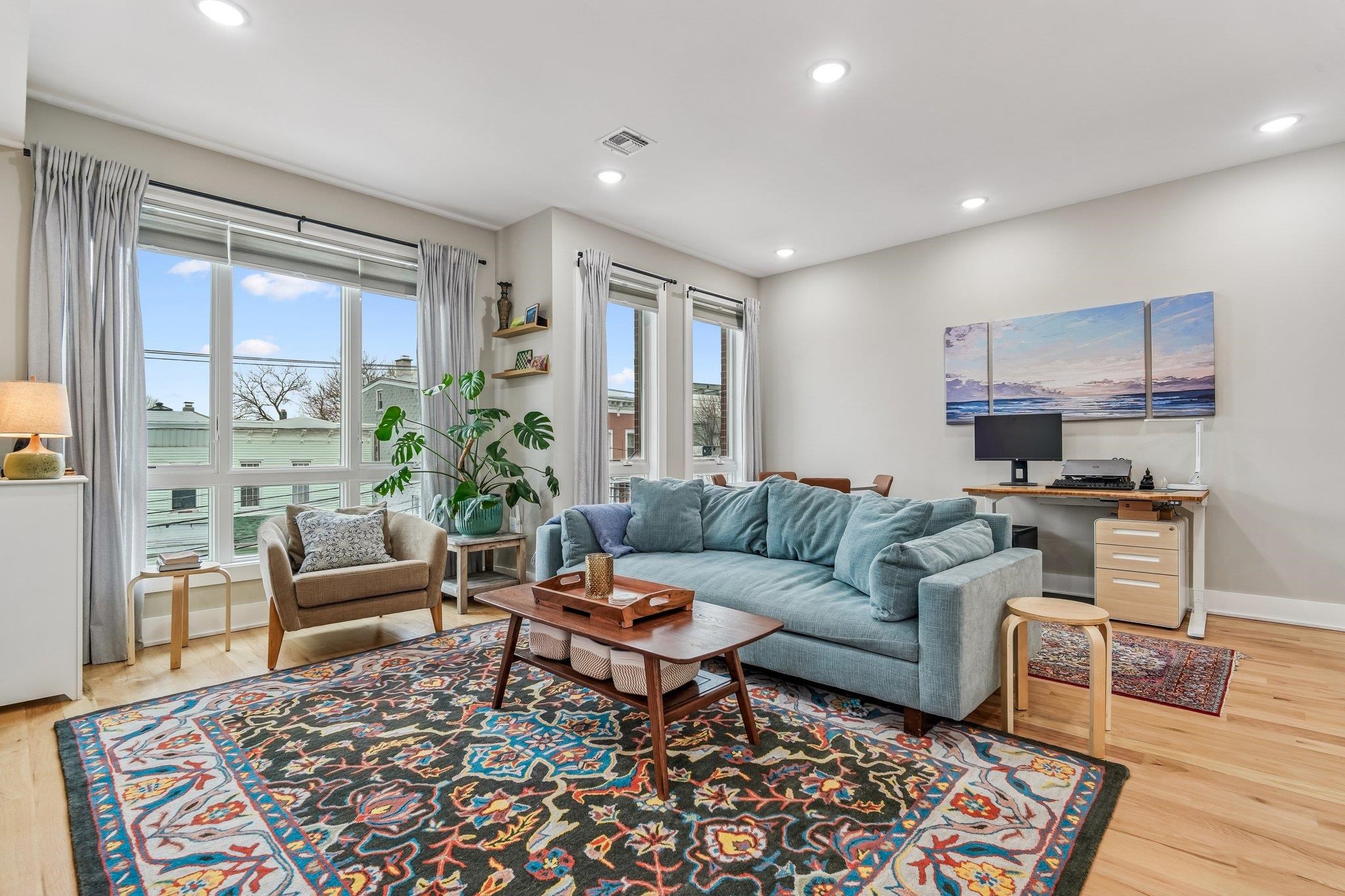 598 BRAMHALL AVE - Photo 2