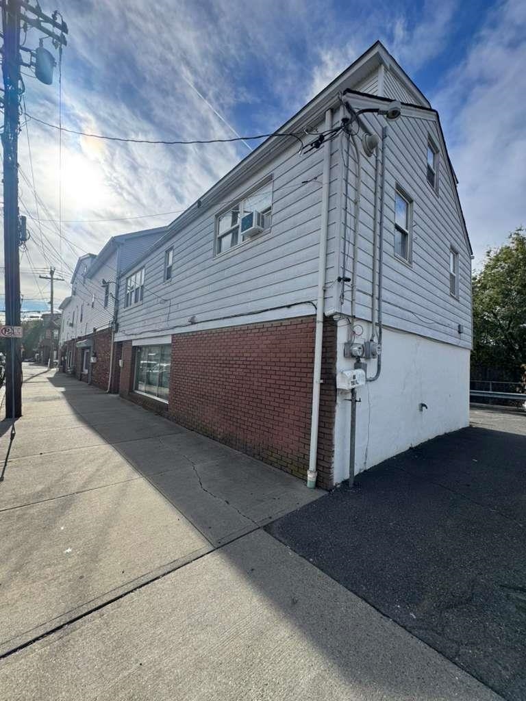 85 BERKSHIRE AVE - Photo 3