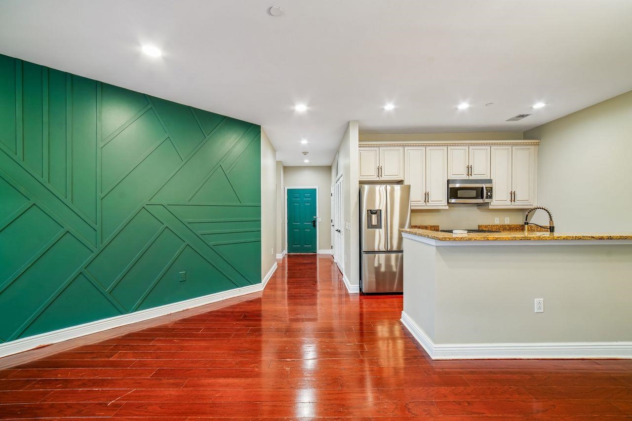 7400 RIVER RD - Photo 3