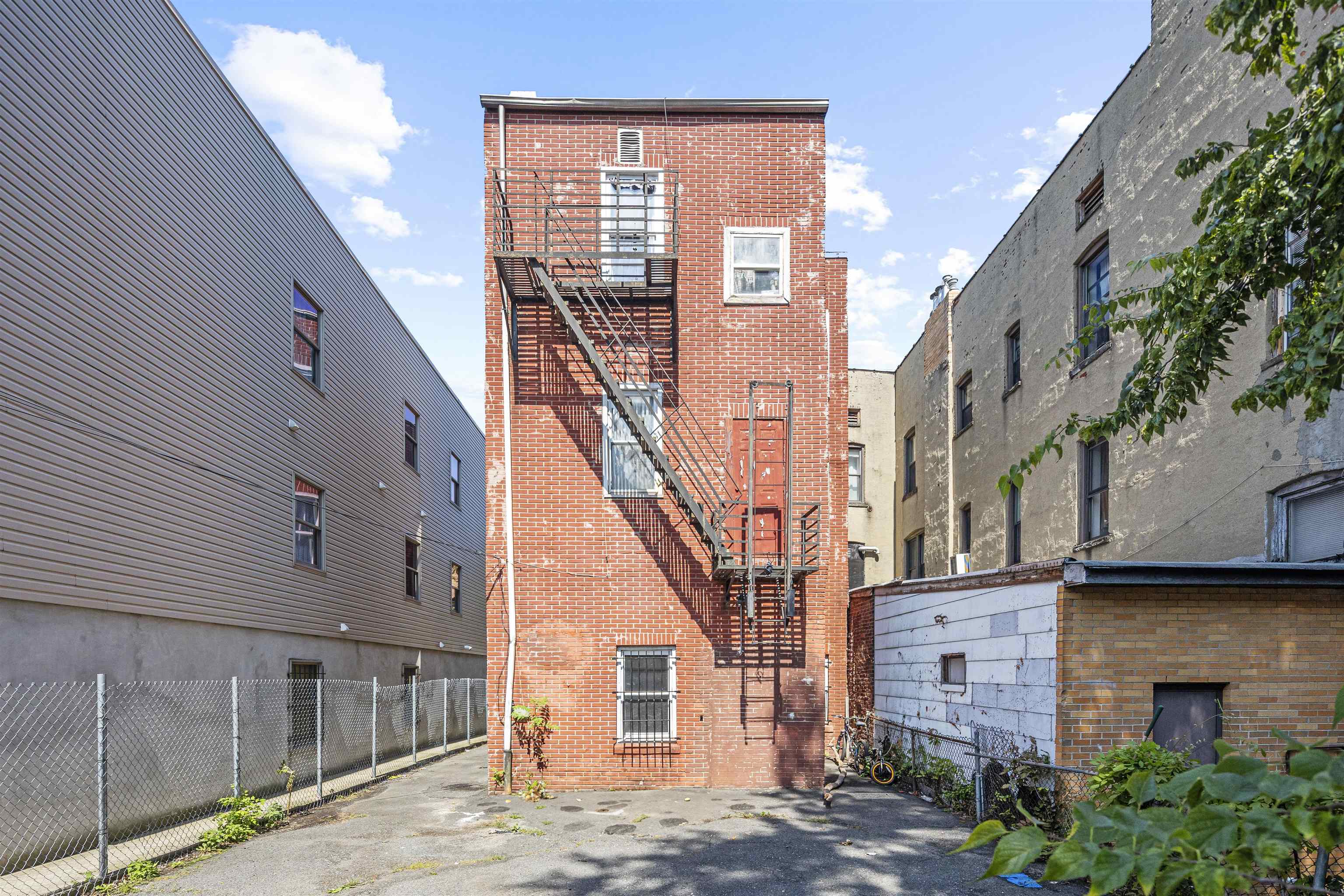 20 MARTIN LUTHER KING JR DR - Photo 2