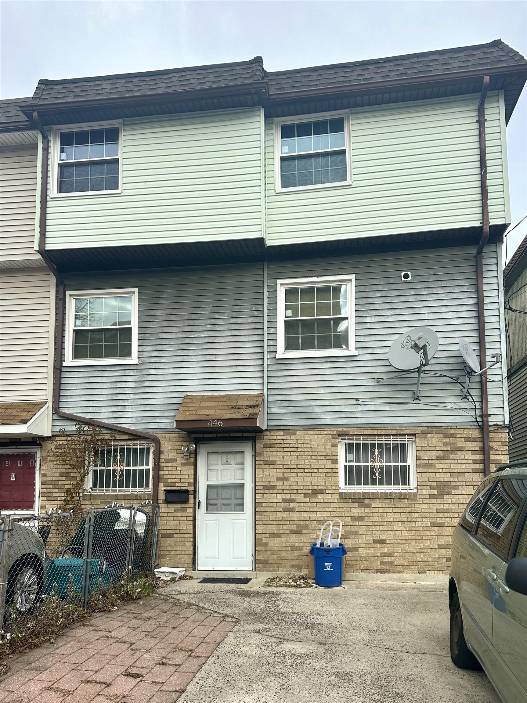 446 MERCER ST - Photo 1