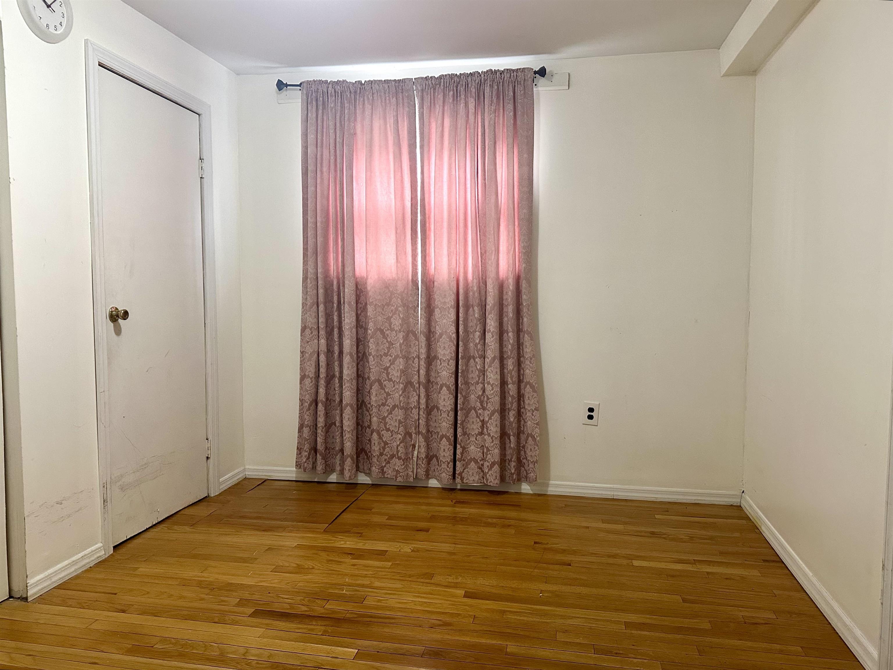 446 MERCER ST - Photo 4