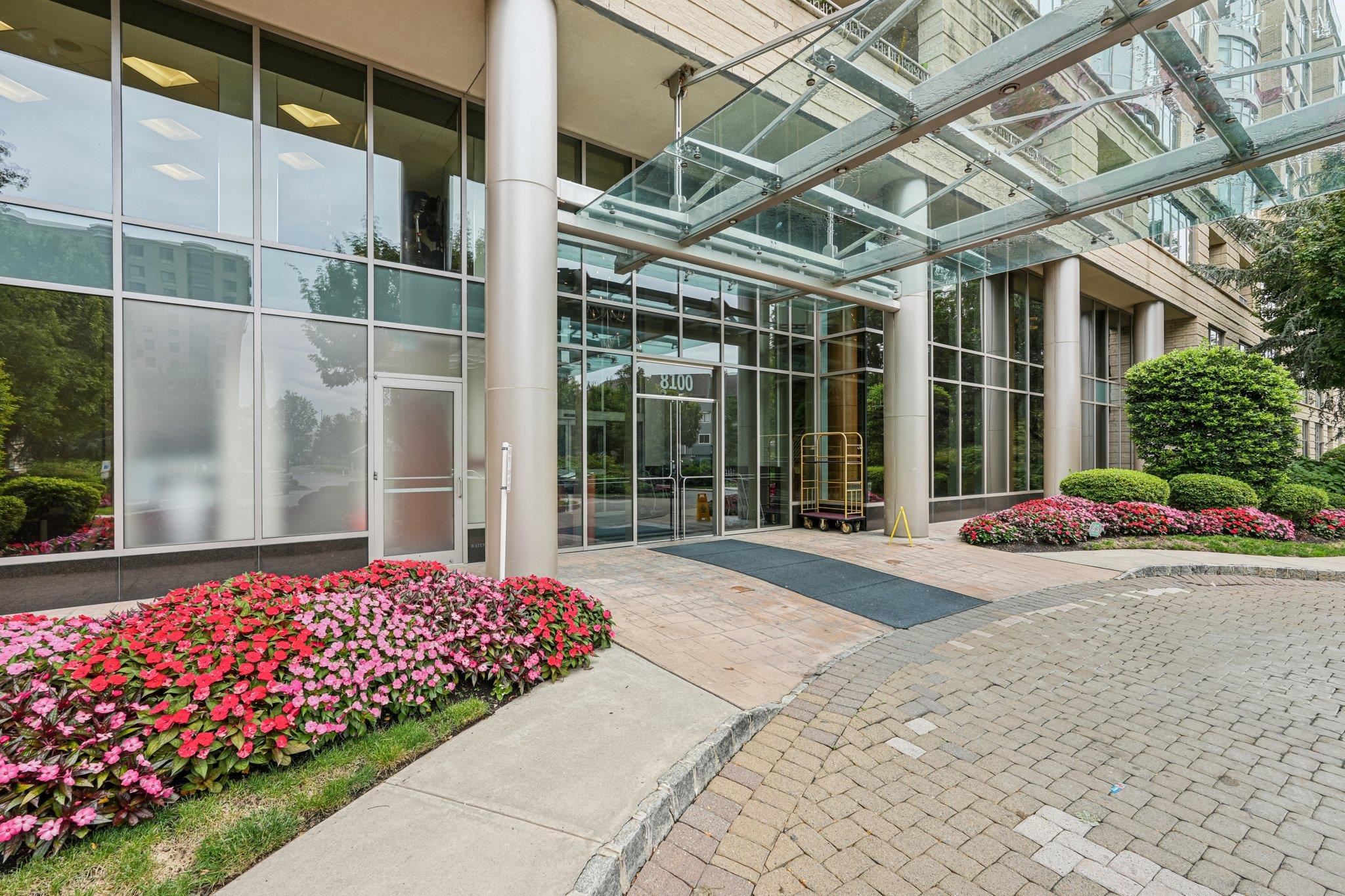 8100 RIVER RD - Photo 1