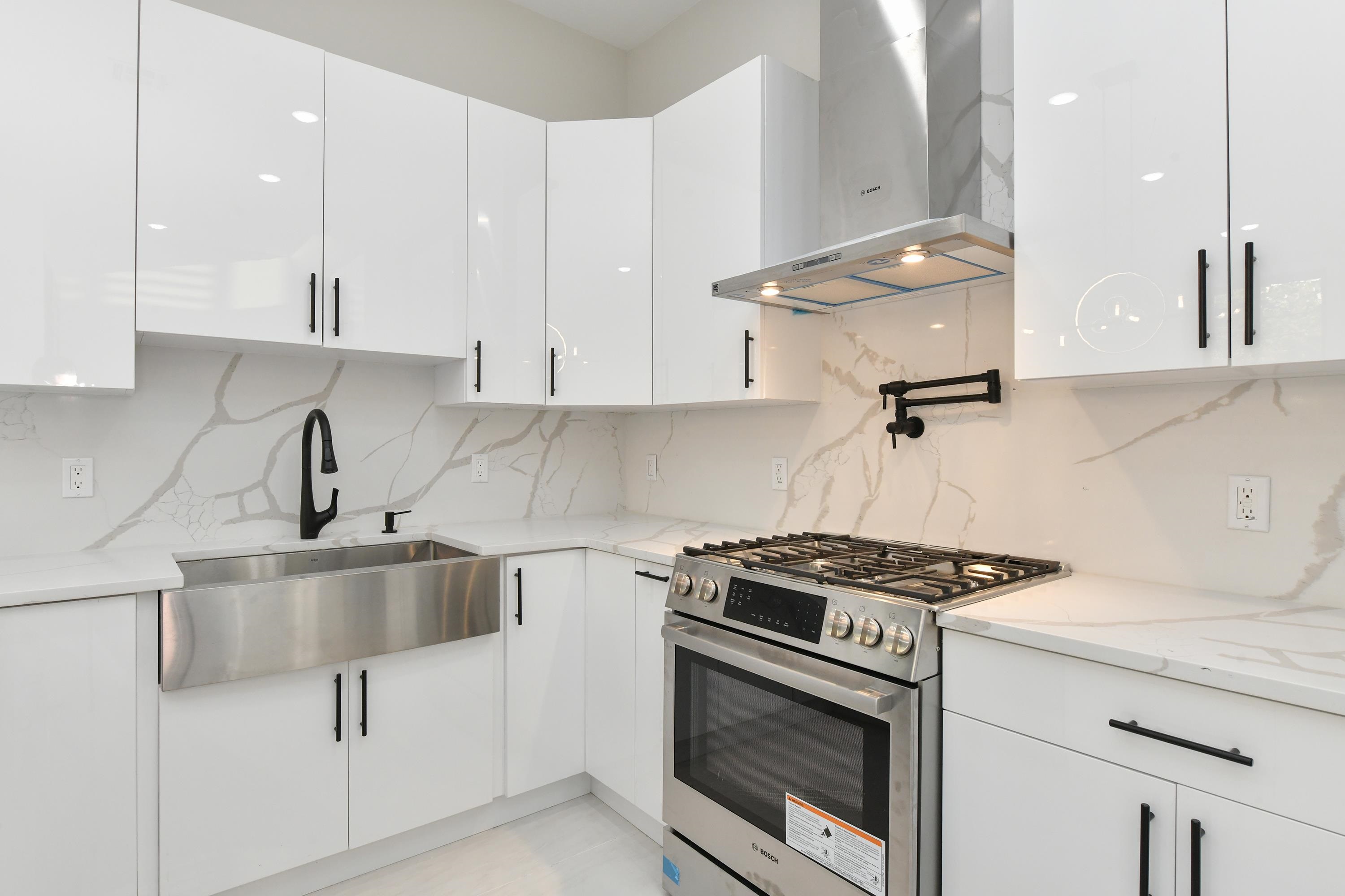 221 COLUMBIA AVE - Photo 5