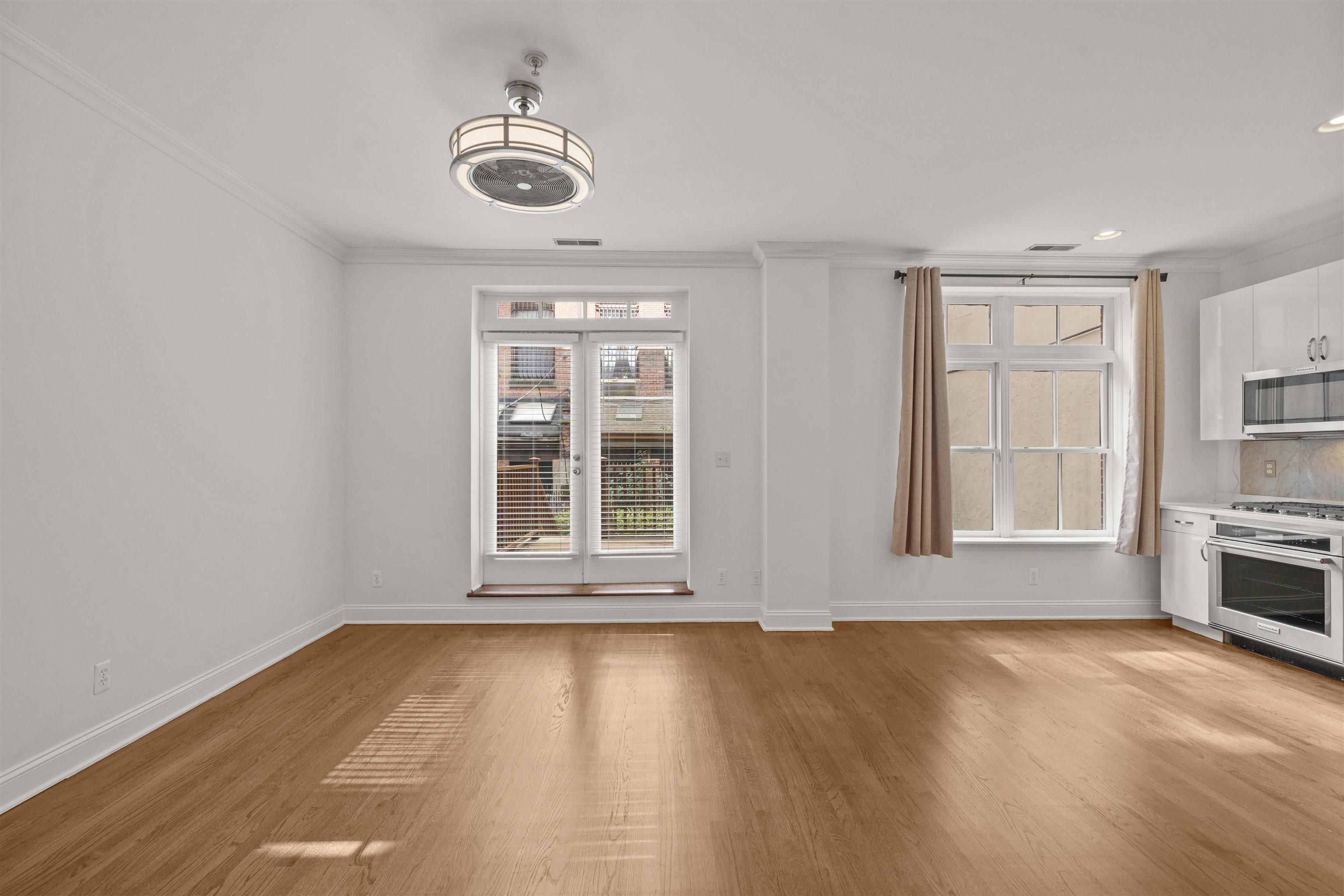 104 YORK ST - Photo 5