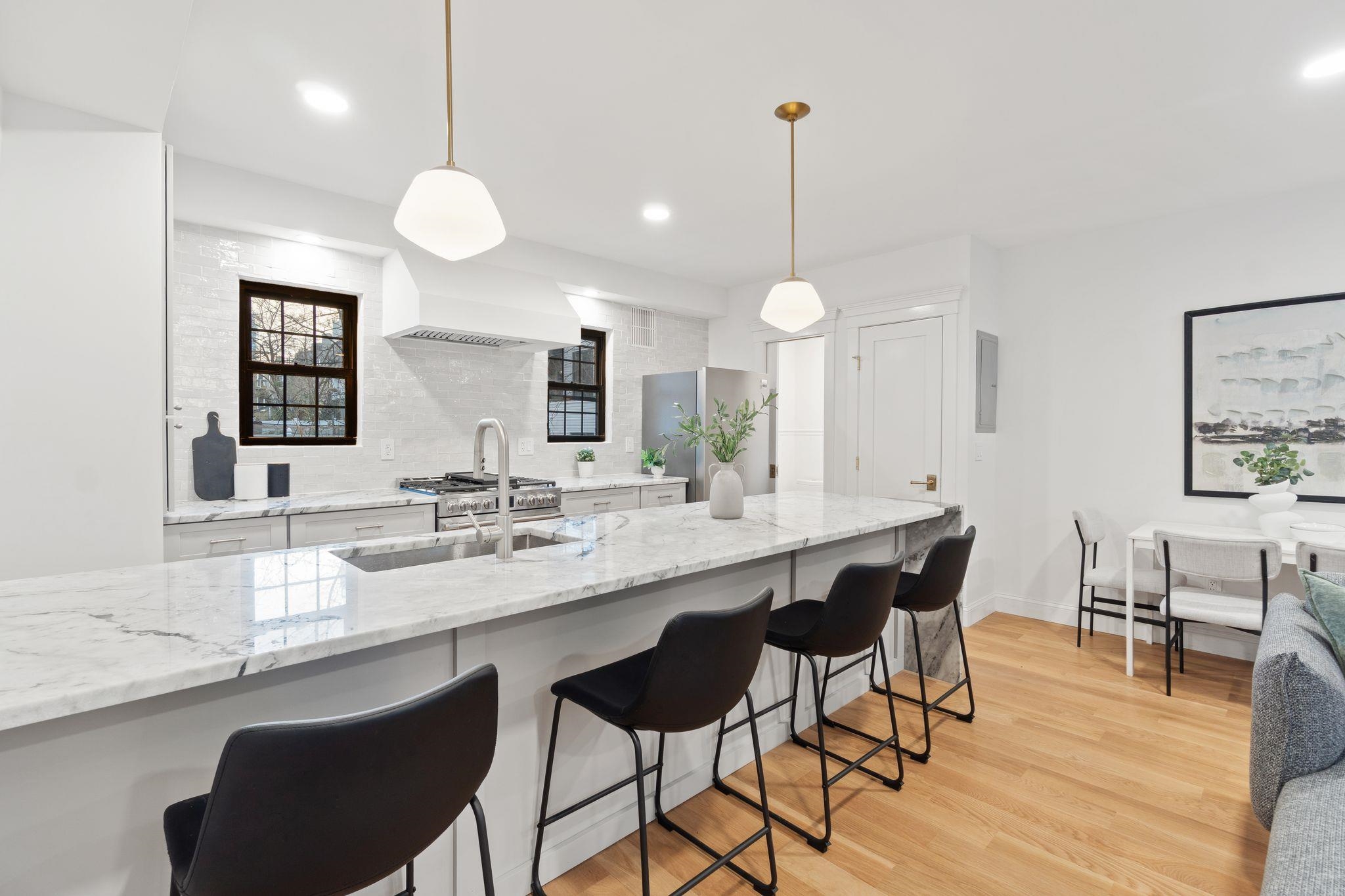 82 COLGATE ST - Photo 3