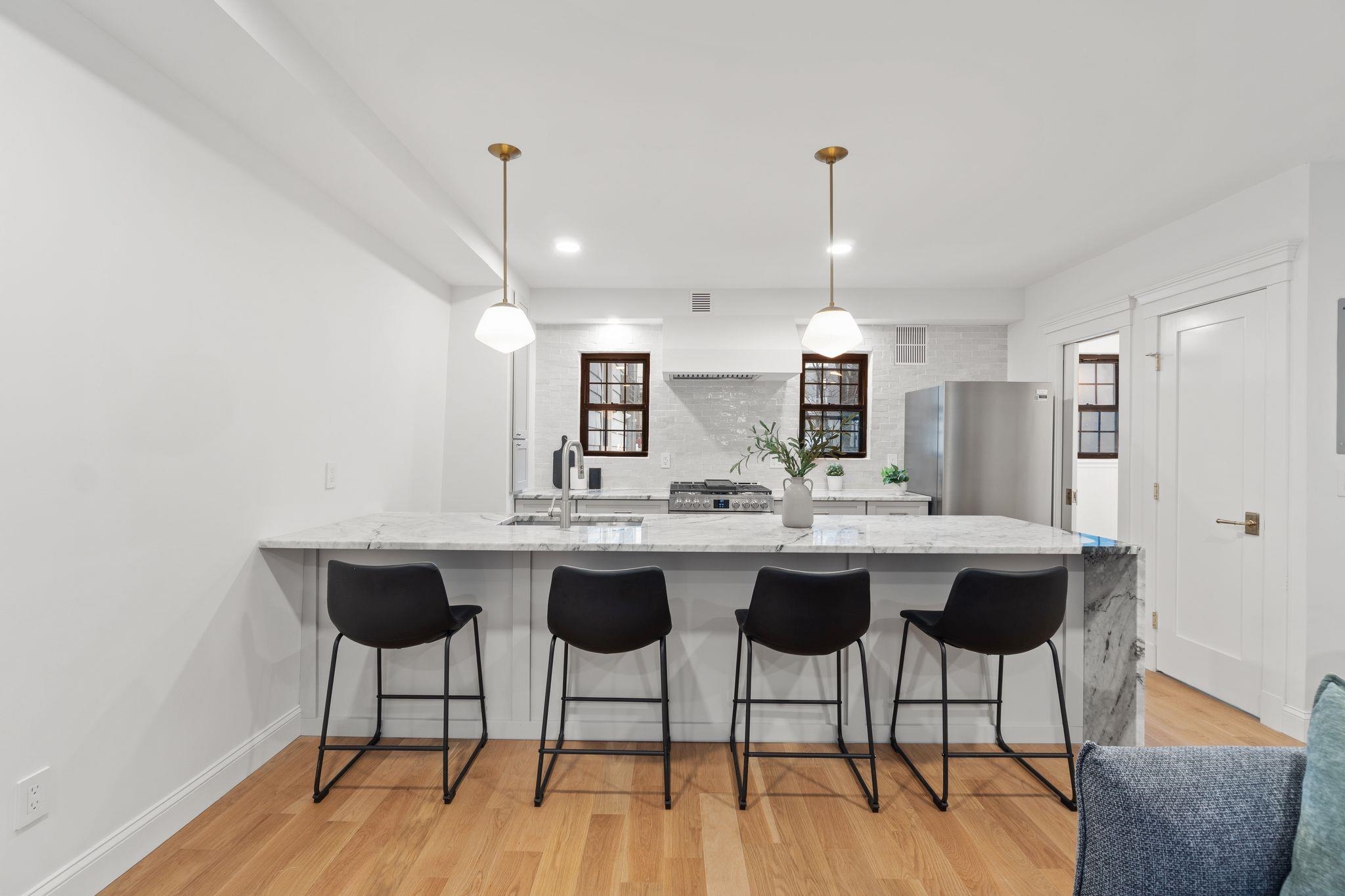 82 COLGATE ST - Photo 4