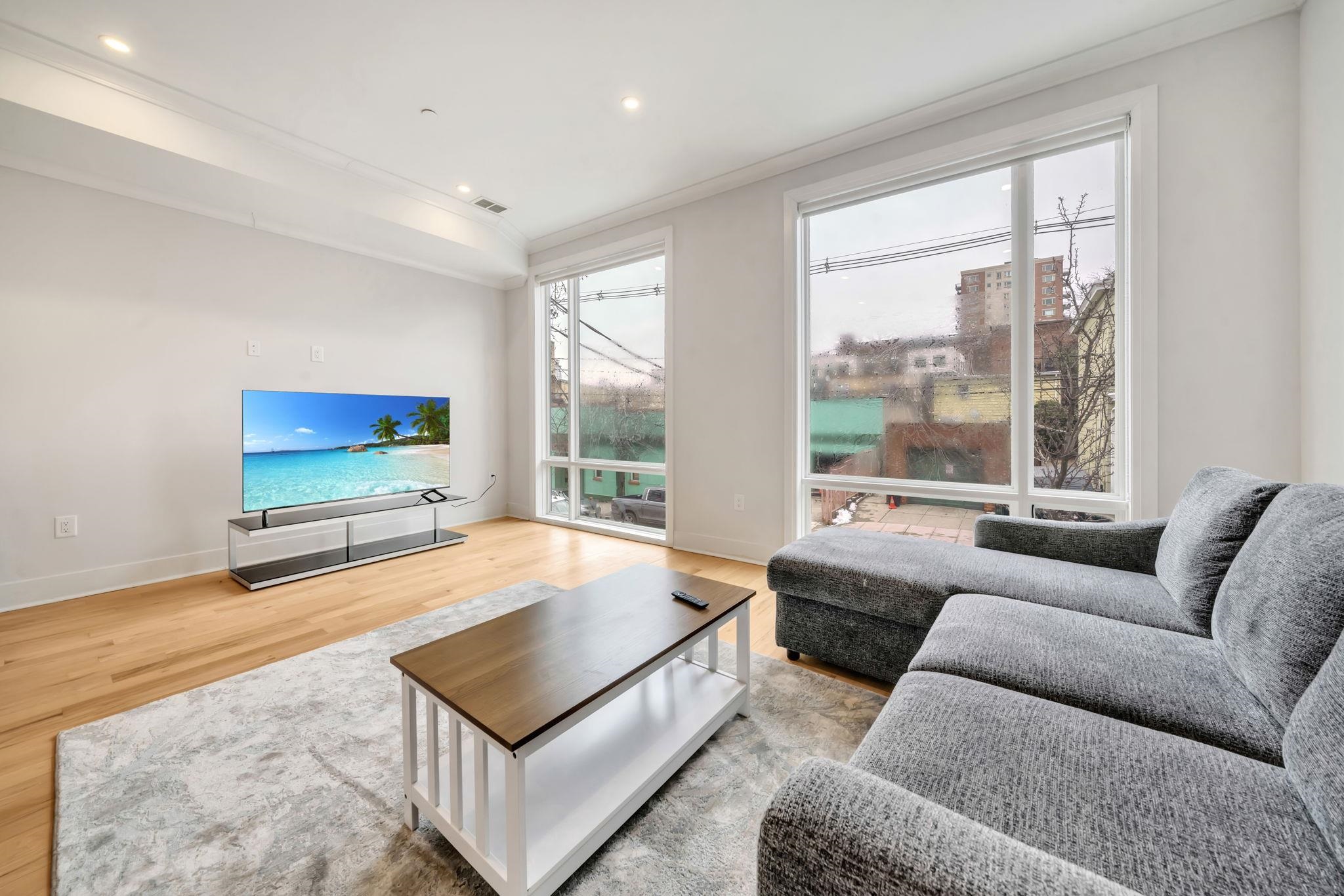 136 35TH ST - Photo 4