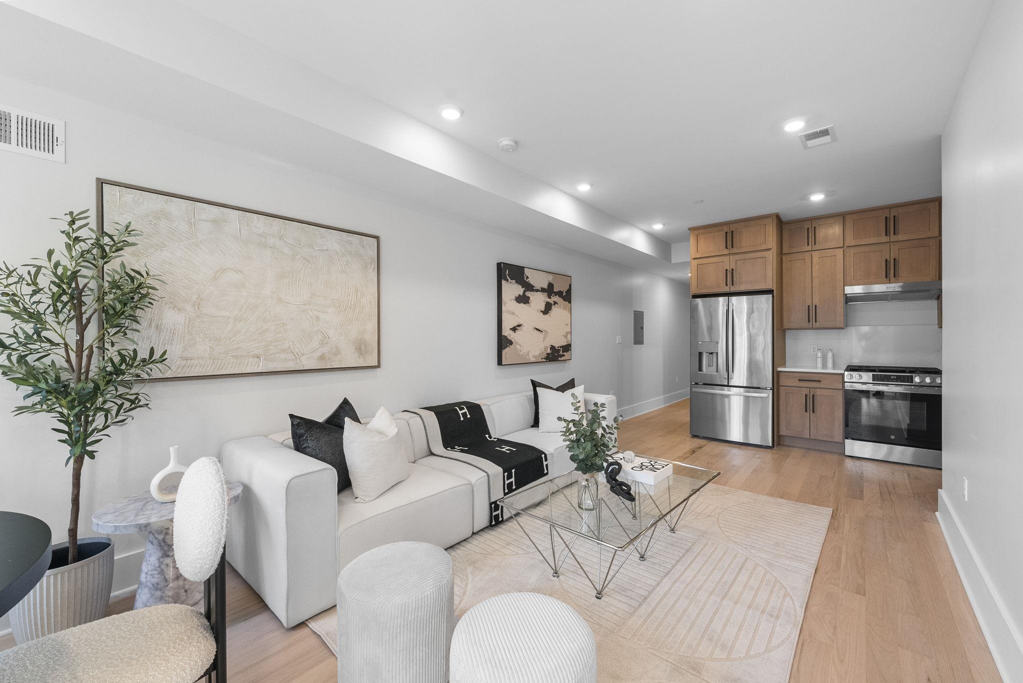 124 GLENWOOD AVE - Photo 1