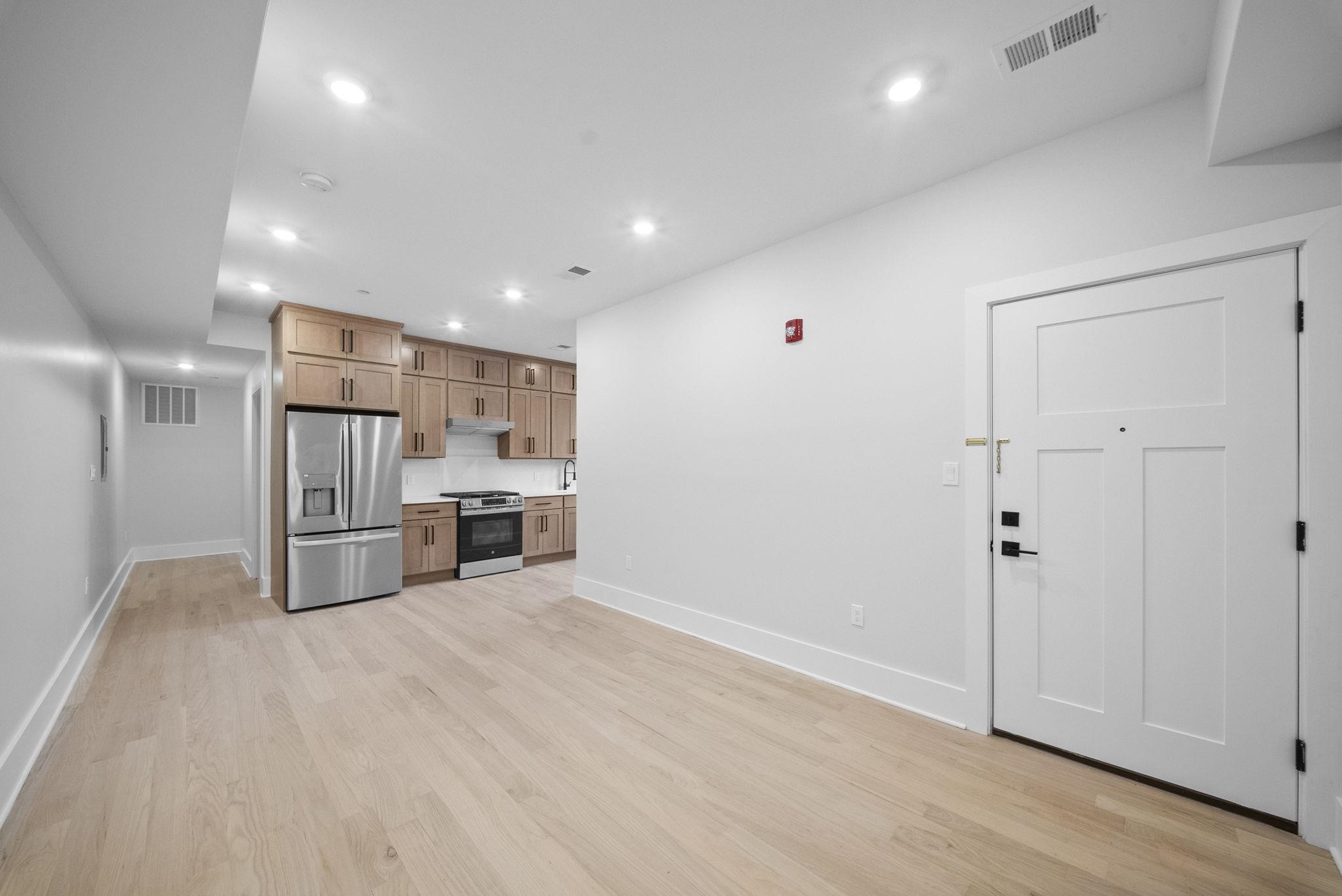 124 GLENWOOD AVE - Photo 4