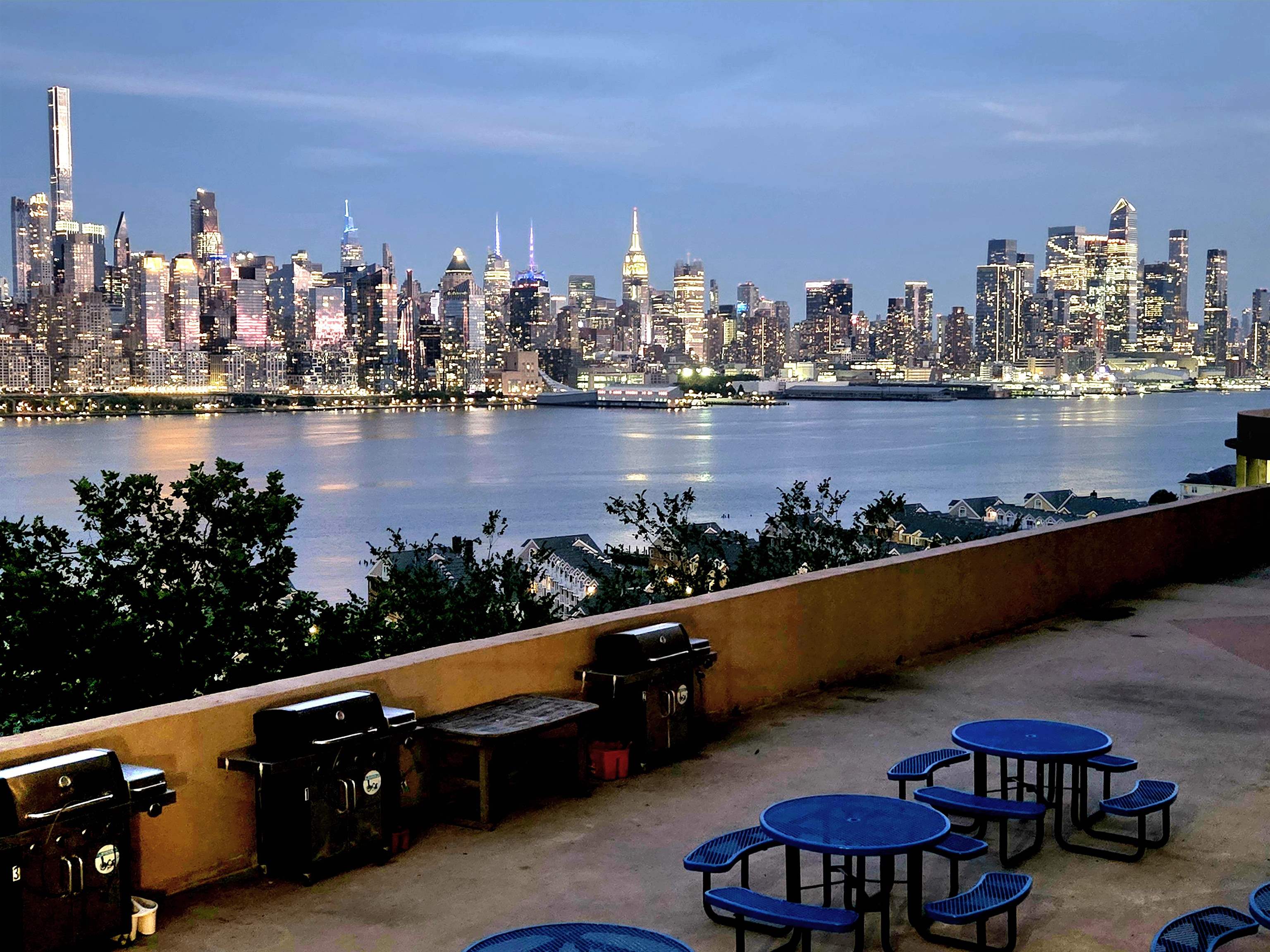 6600 BLVD EAST - Photo 3