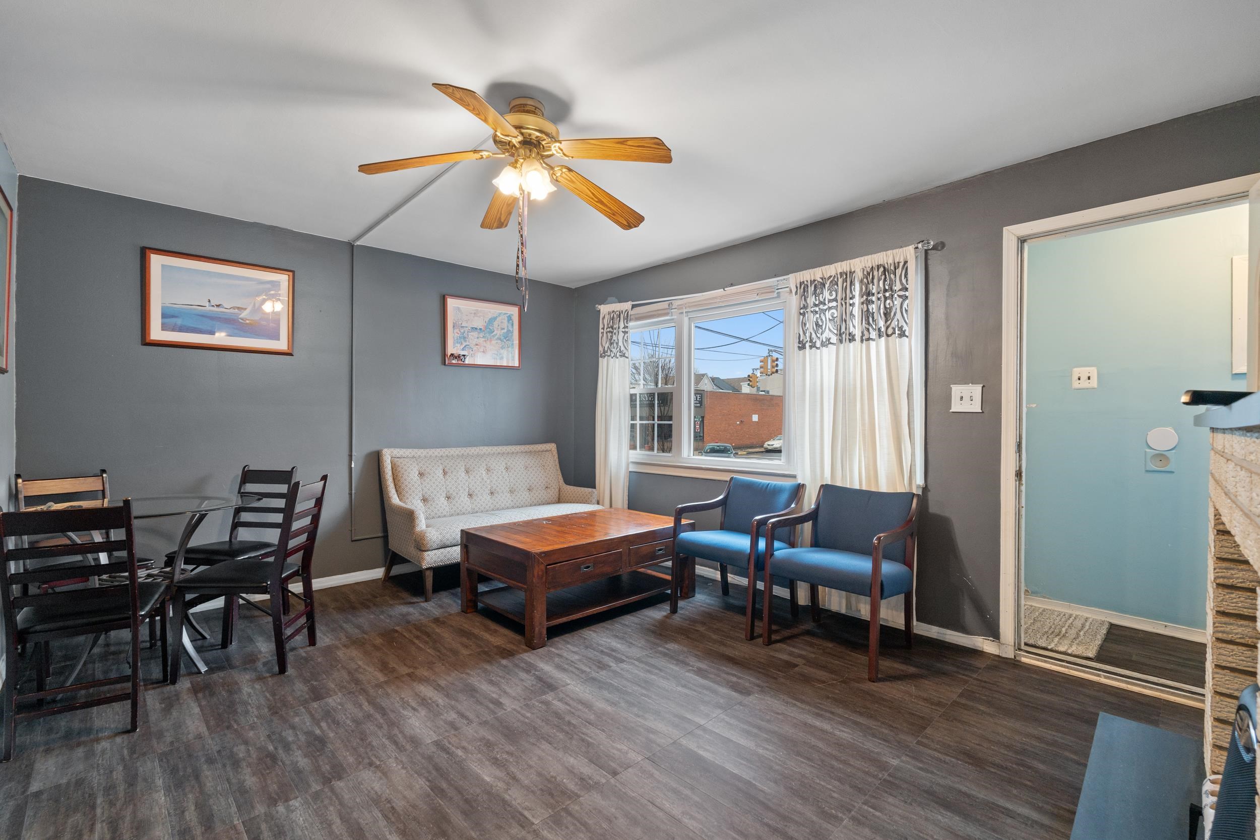 1094 AVENUE C - Photo 2