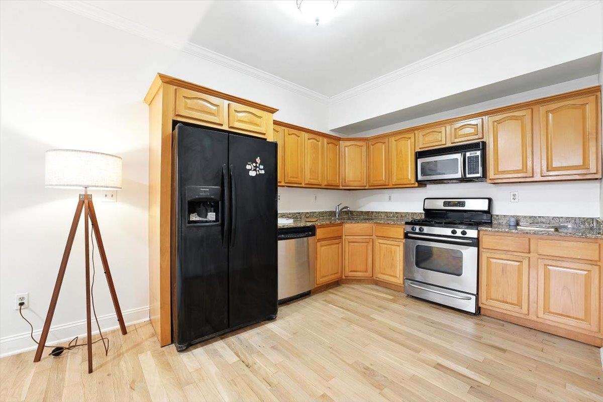 85 BROADWAY - Photo 1