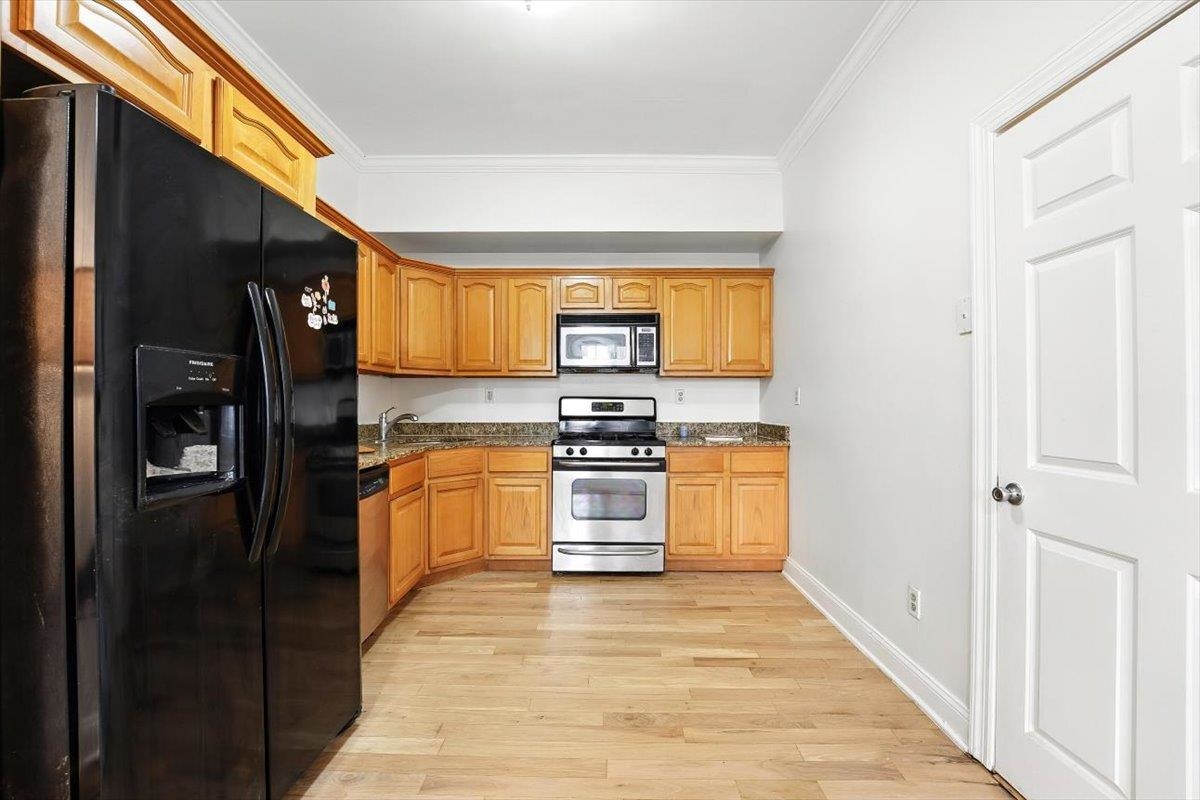 85 BROADWAY - Photo 2