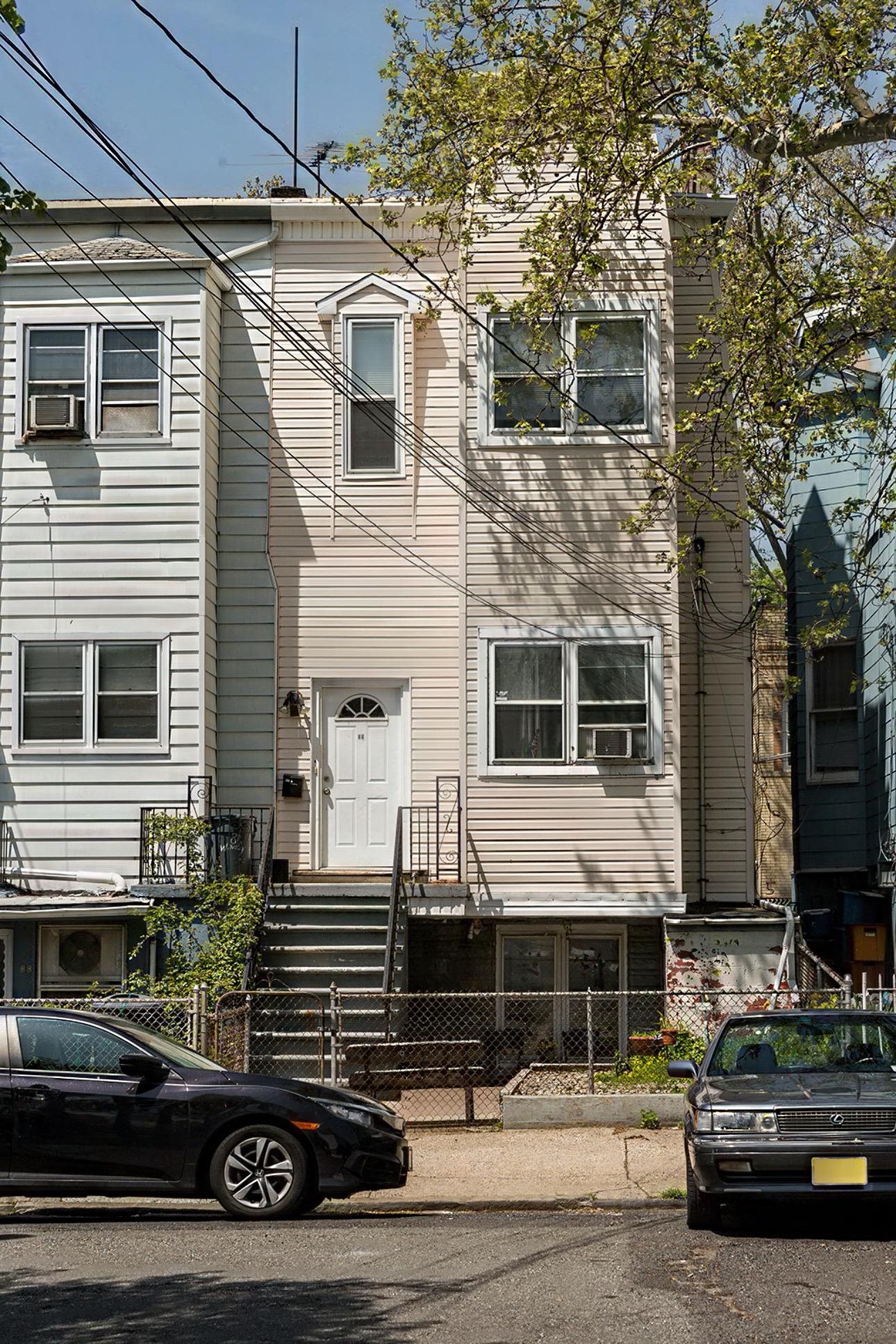 86 WAVERLY ST - Photo 1