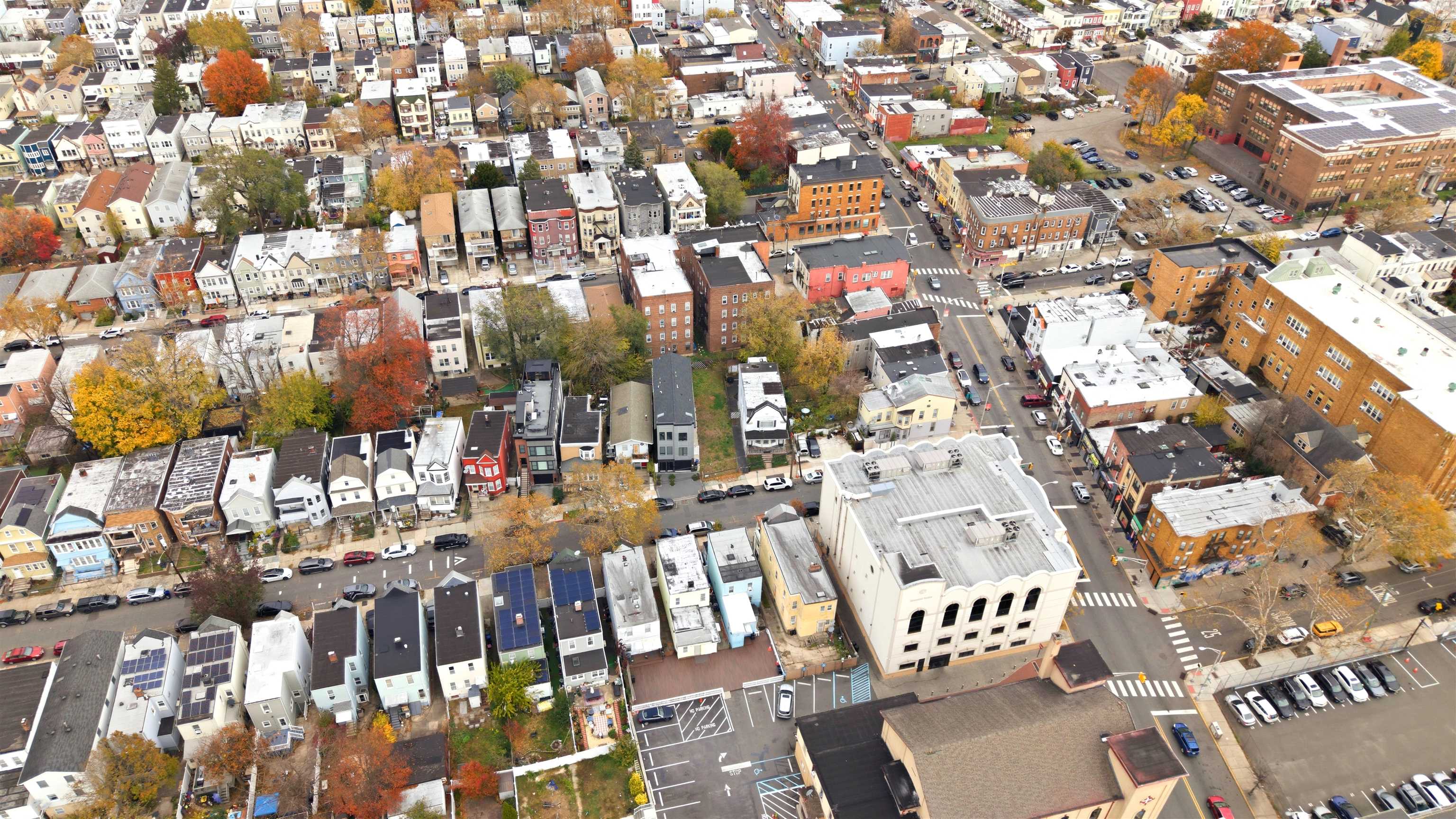 260 EGE AVE - Photo 4