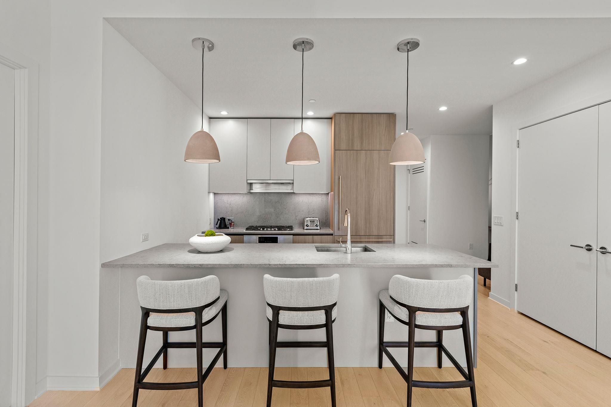 155 BAY ST - Photo 3