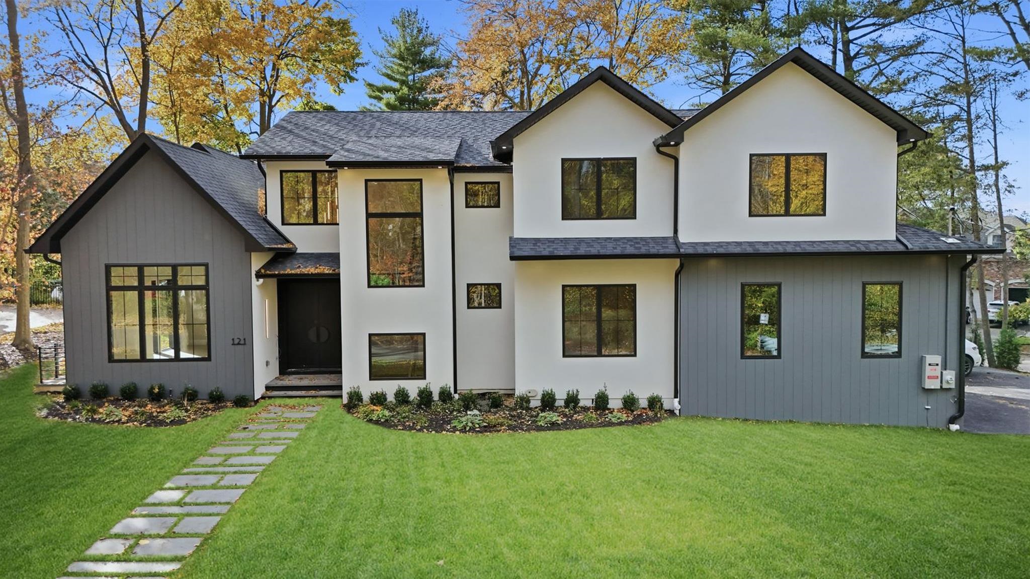 121 ENGLE ST - Photo 2