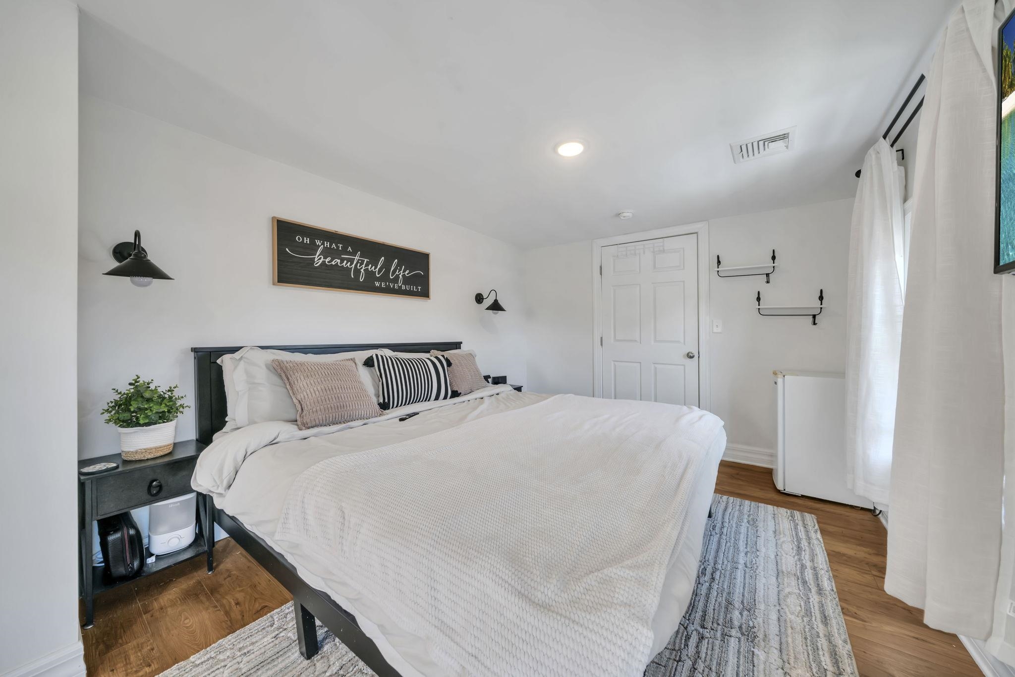 24 MAPLEWOOD AVE - Photo 3