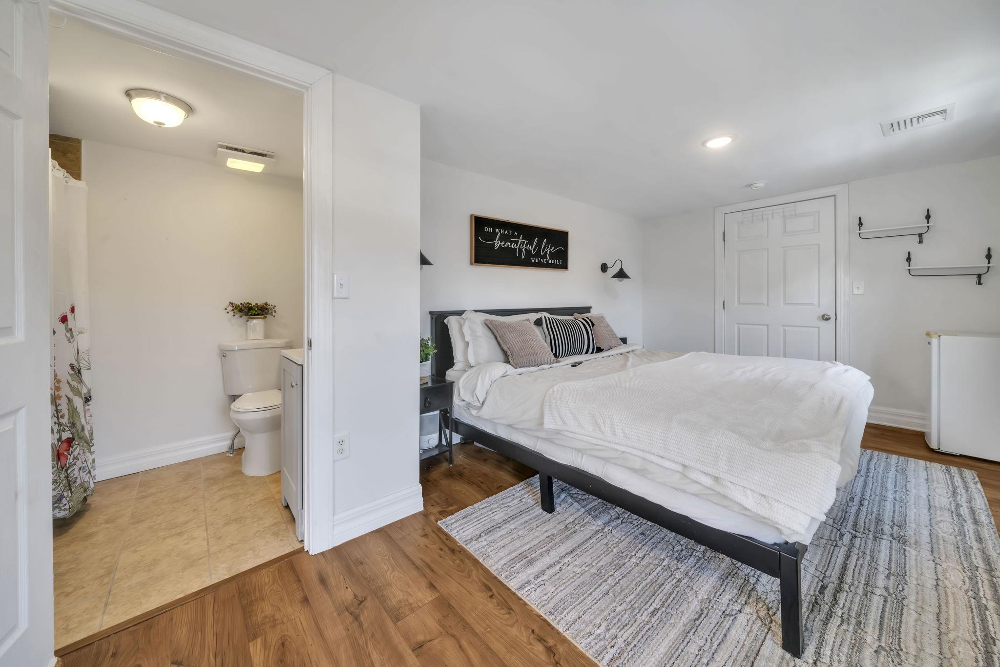 24 MAPLEWOOD AVE - Photo 5