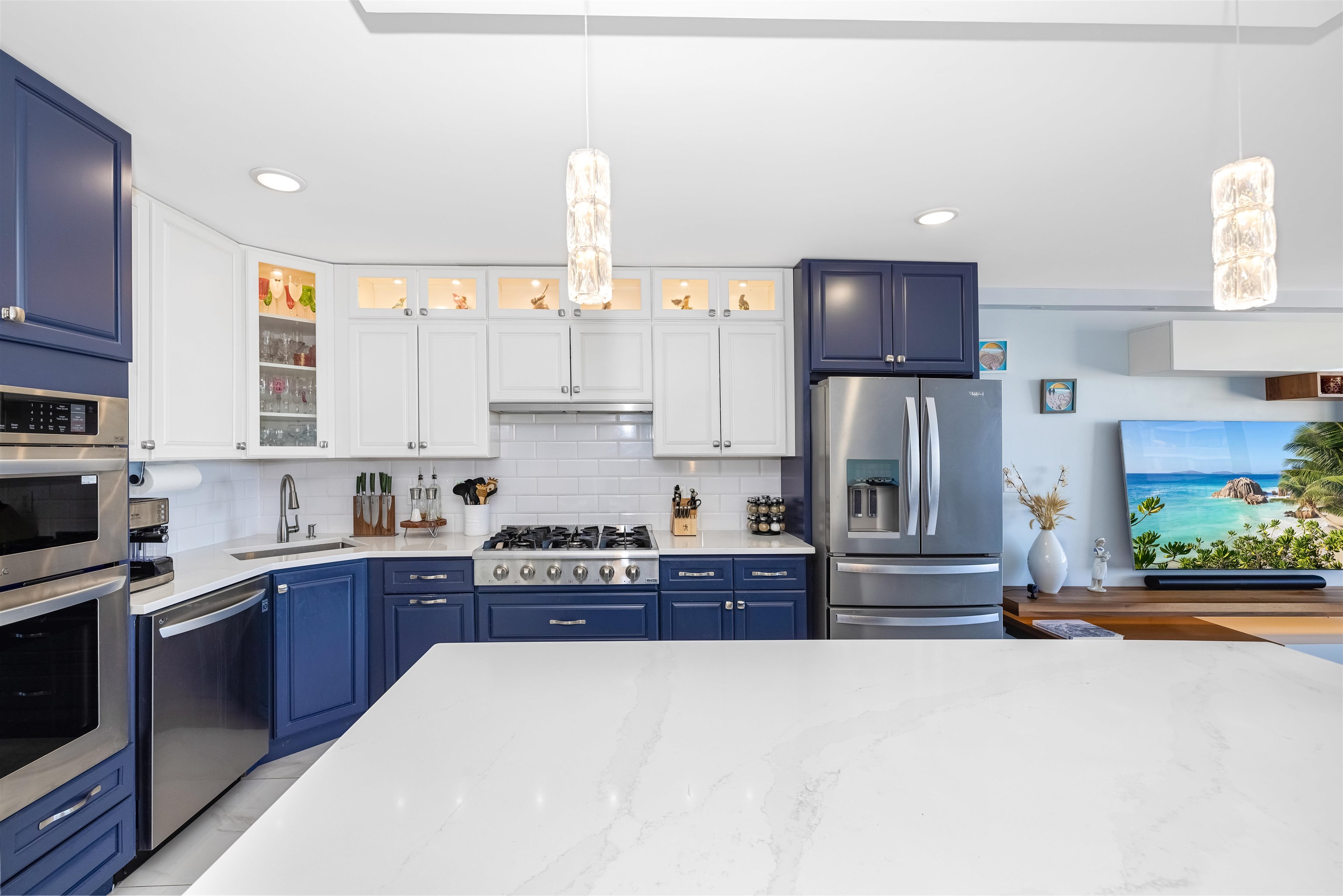 7002 BLVD EAST - Photo 2