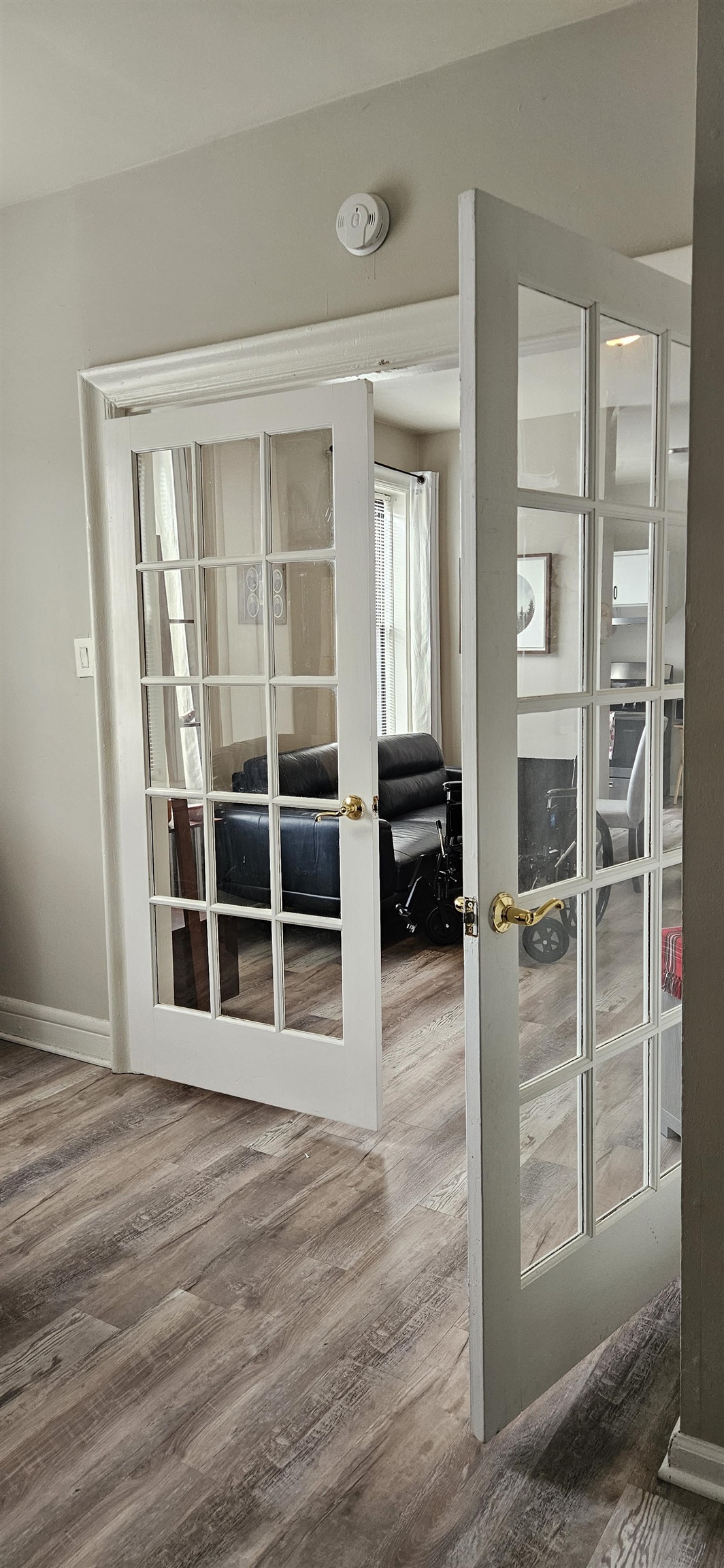 429 FAIRMOUNT AVE - Photo 4