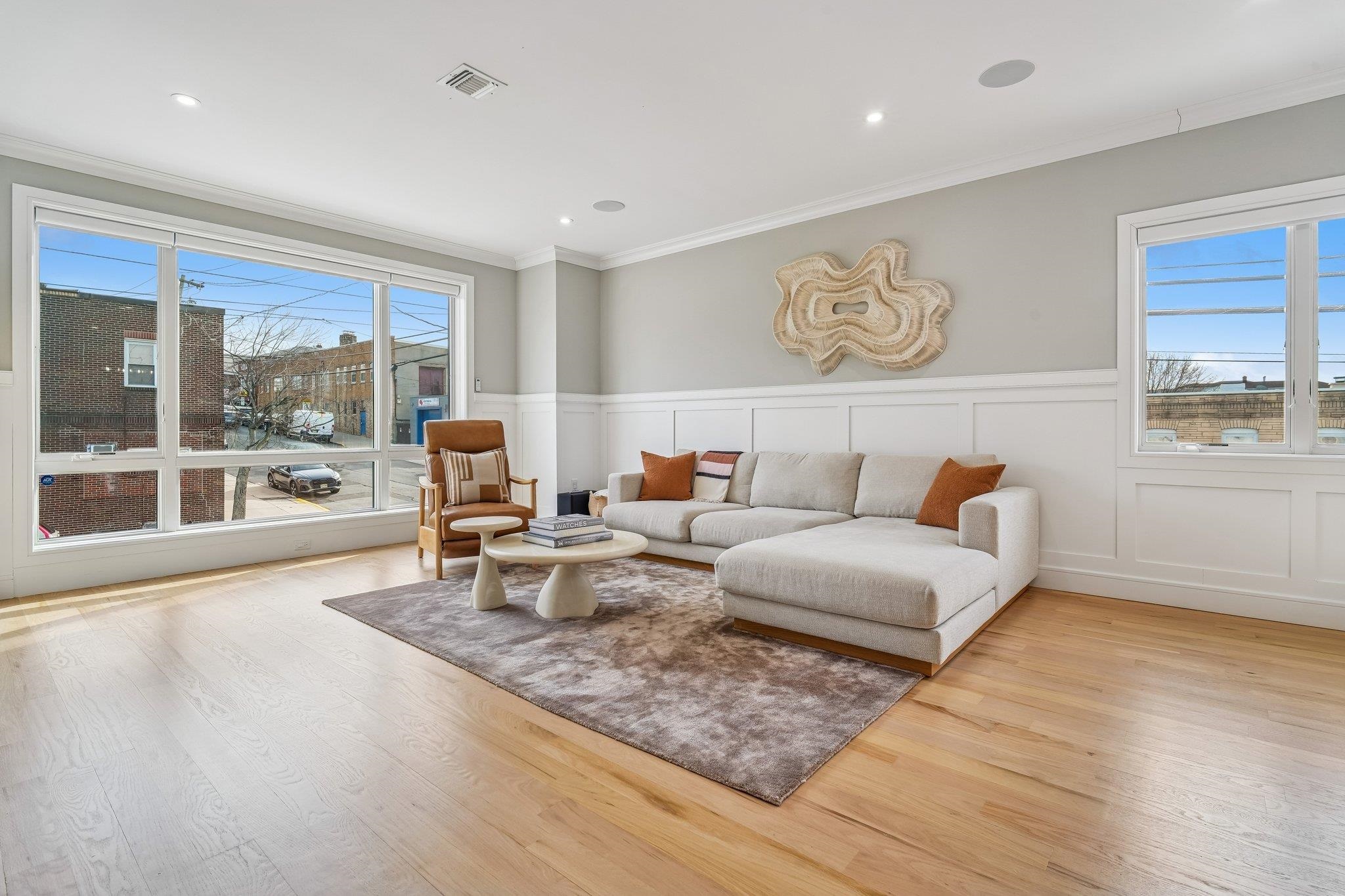 305 8TH ST - Photo 2