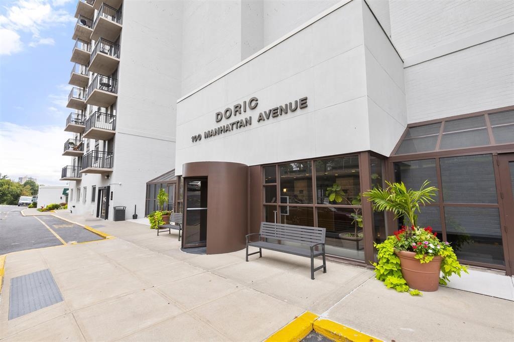 100 MANHATTAN AVE - Photo 1