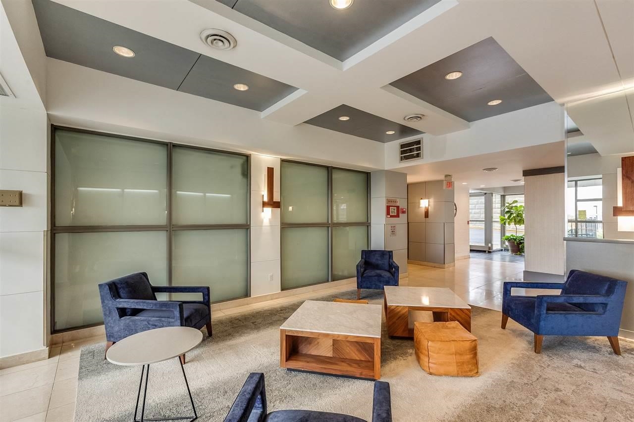 100 MANHATTAN AVE - Photo 4