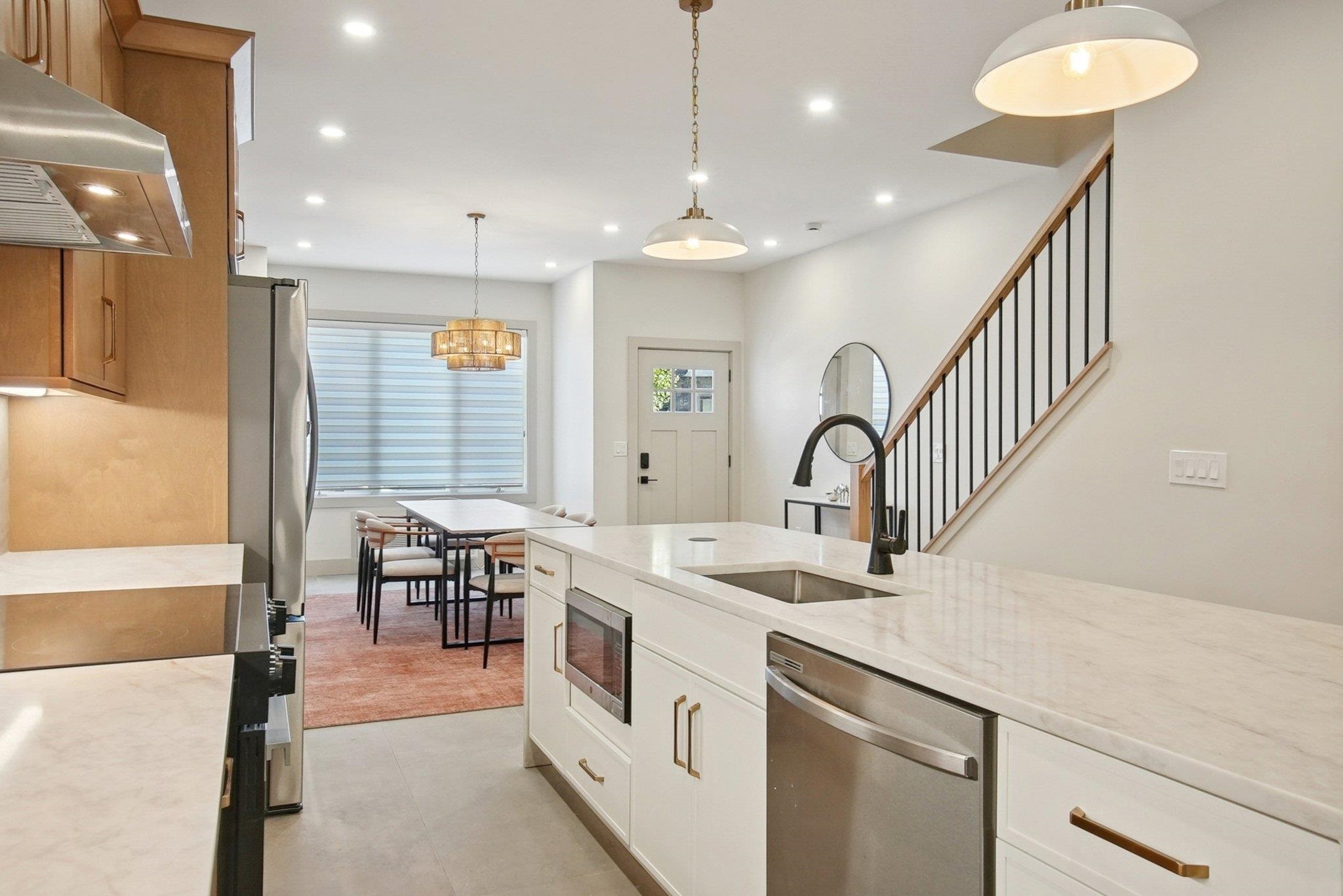 121 CLINTON AVE - Photo 3