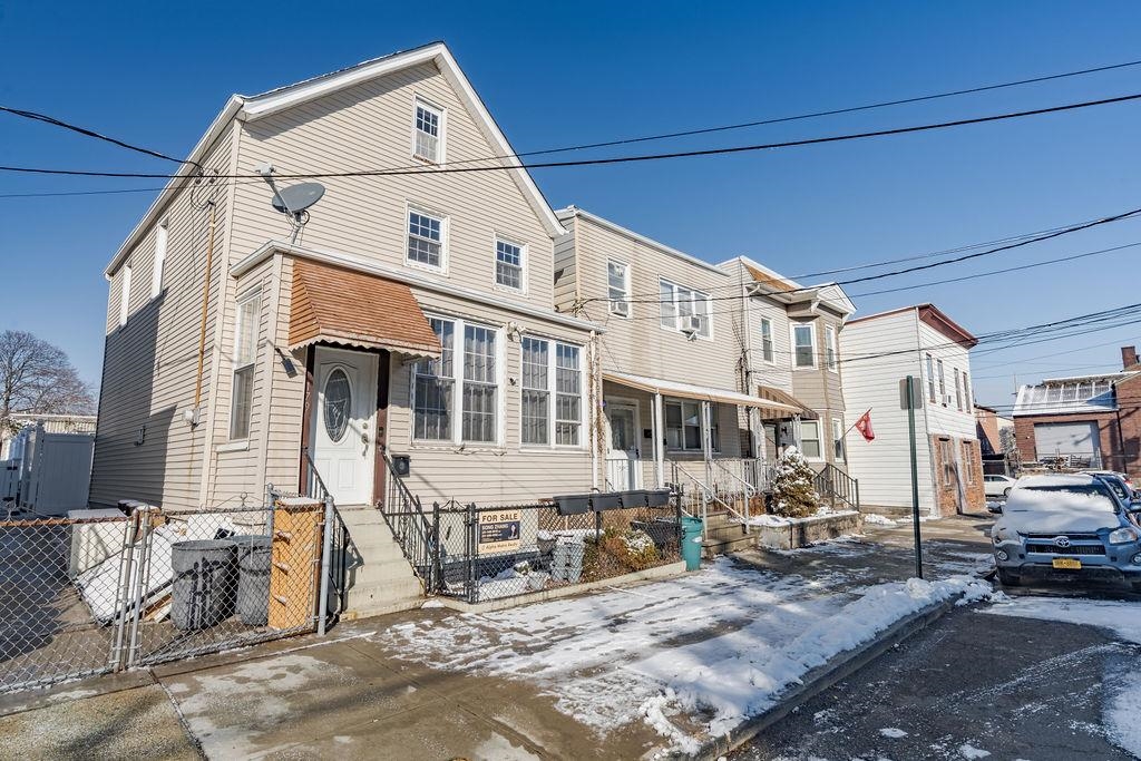 179 HOBART AVE - Photo 2