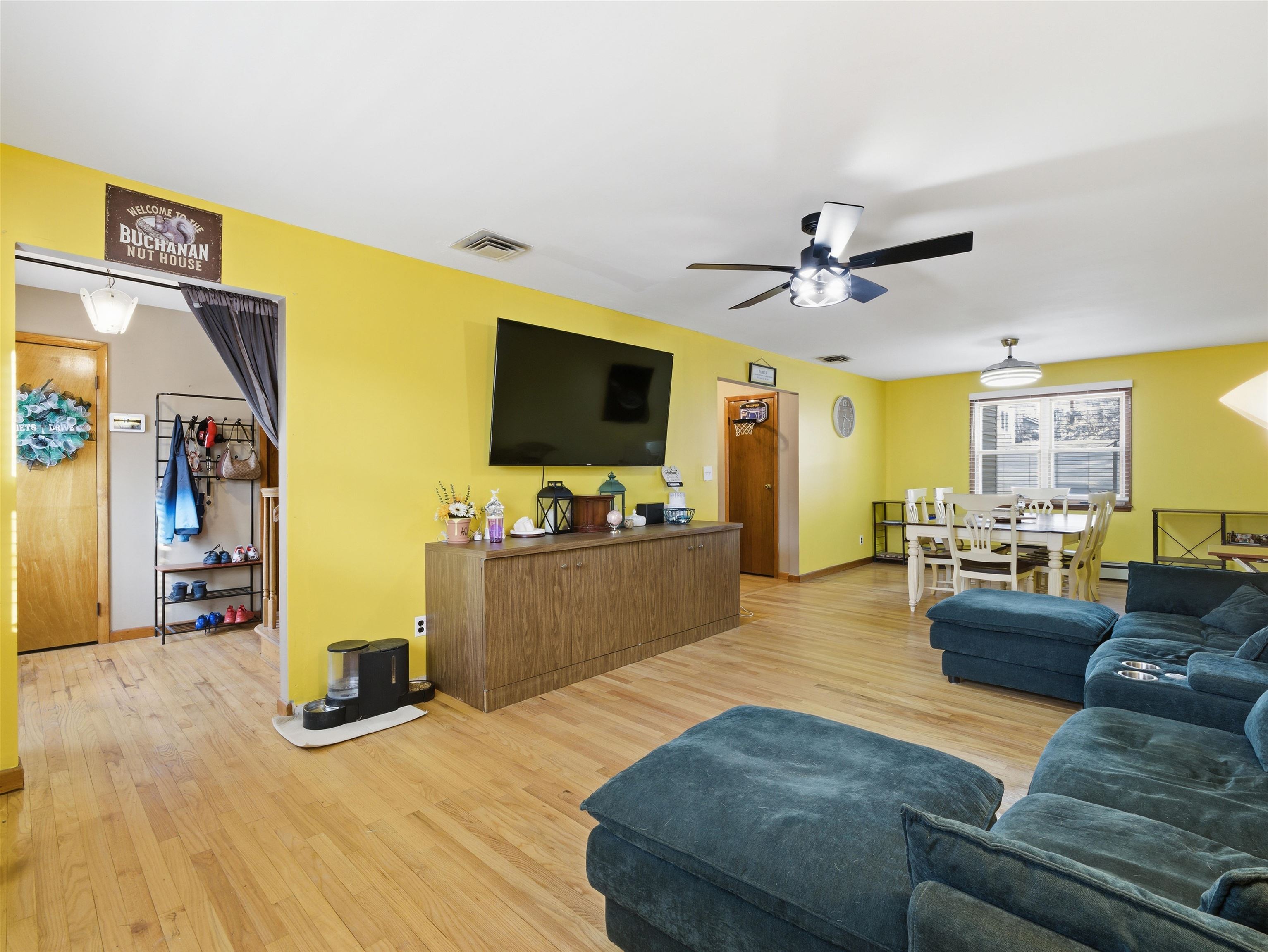 82 PLEASANT PL - Photo 3