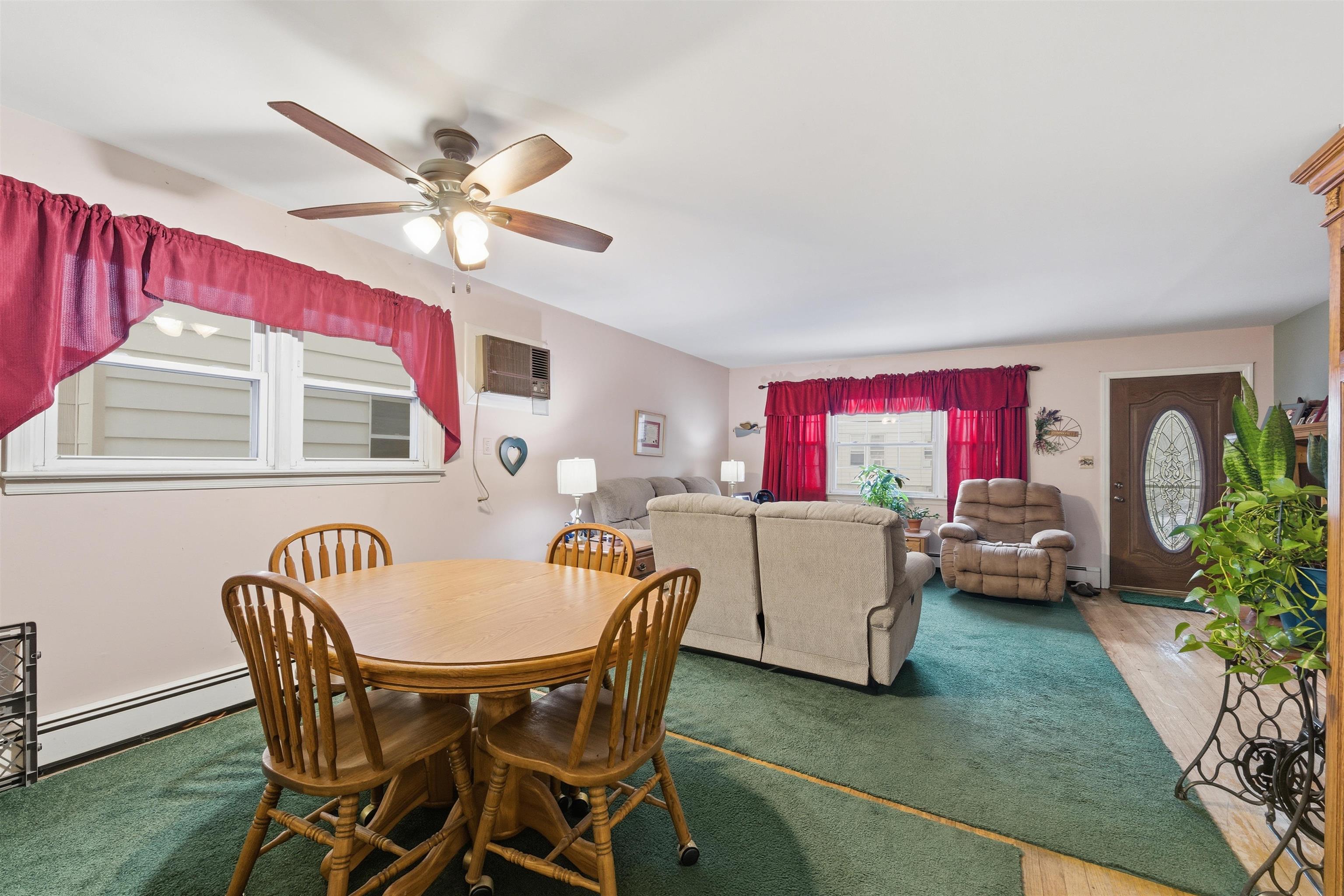 204 DEVON ST - Photo 5