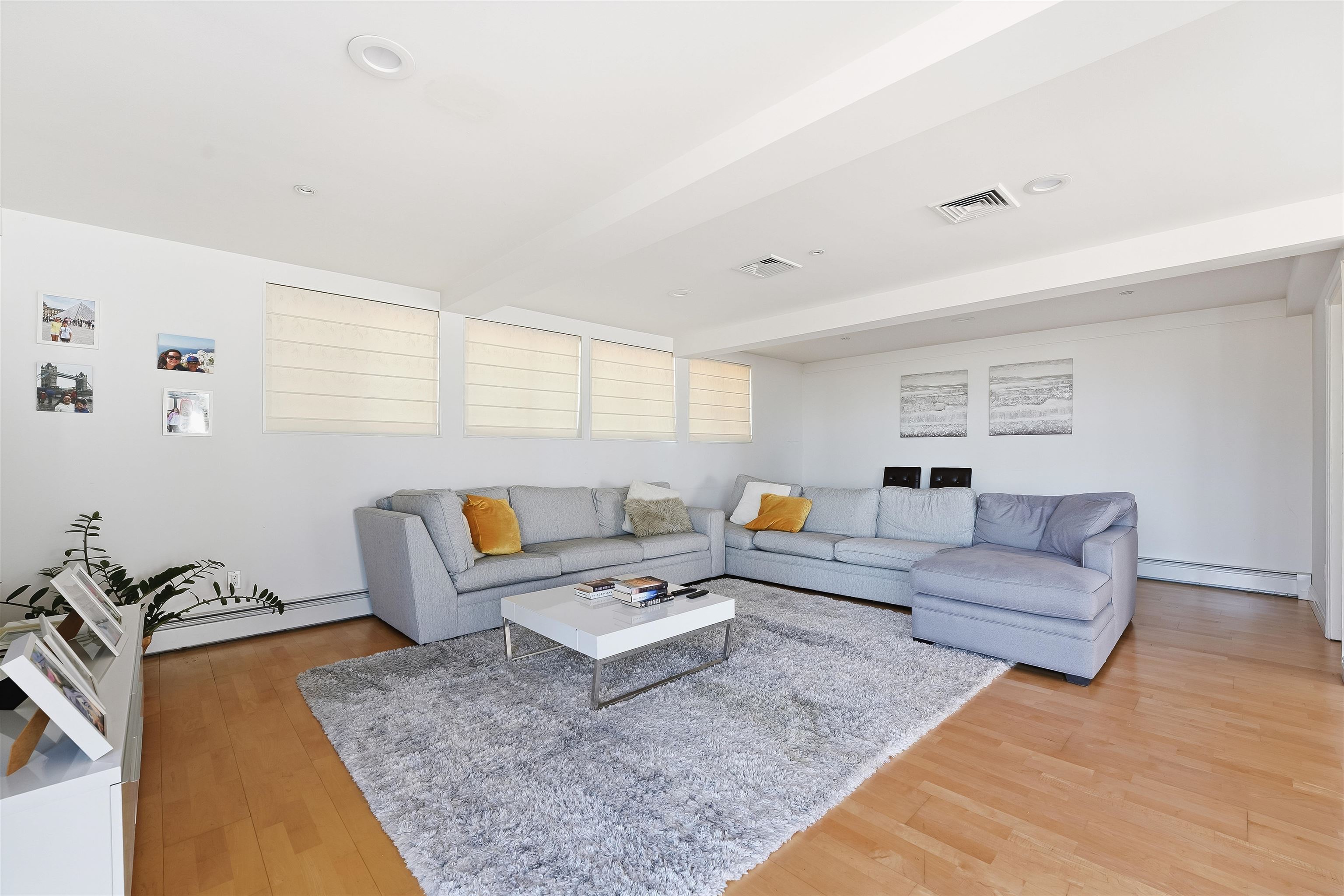 27 SUFFOLK LANE - Photo 2