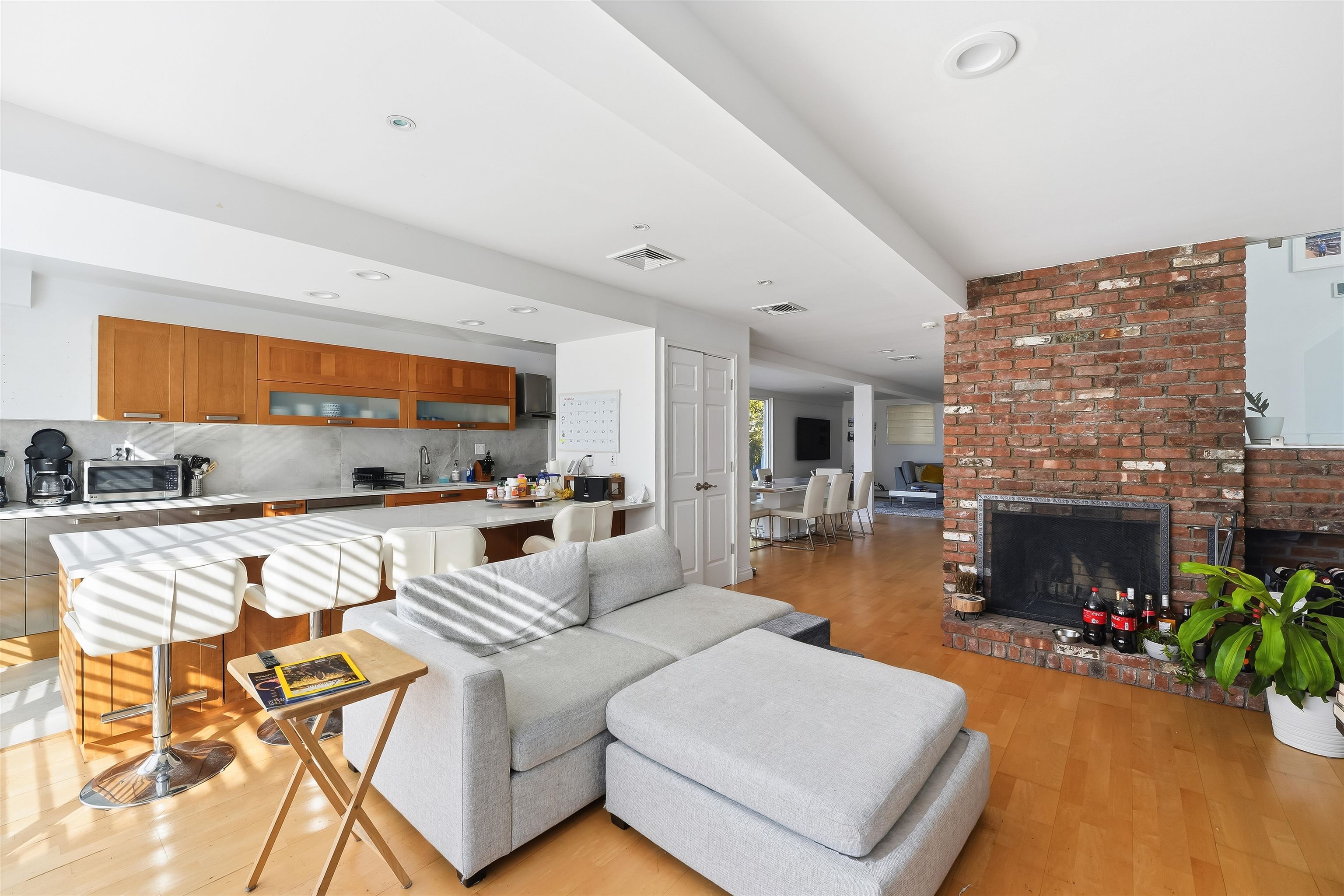 27 SUFFOLK LANE - Photo 4