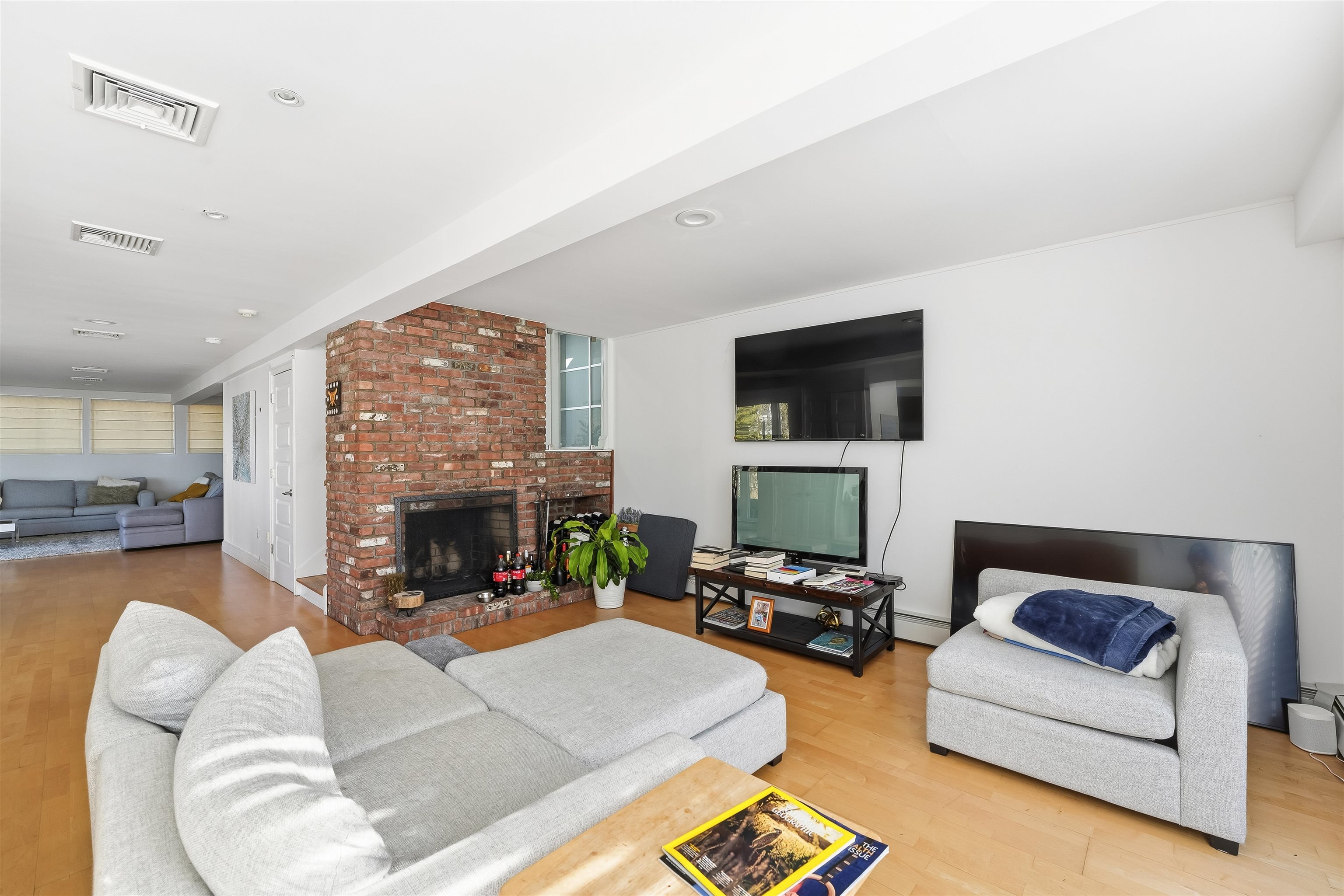 27 SUFFOLK LANE - Photo 5