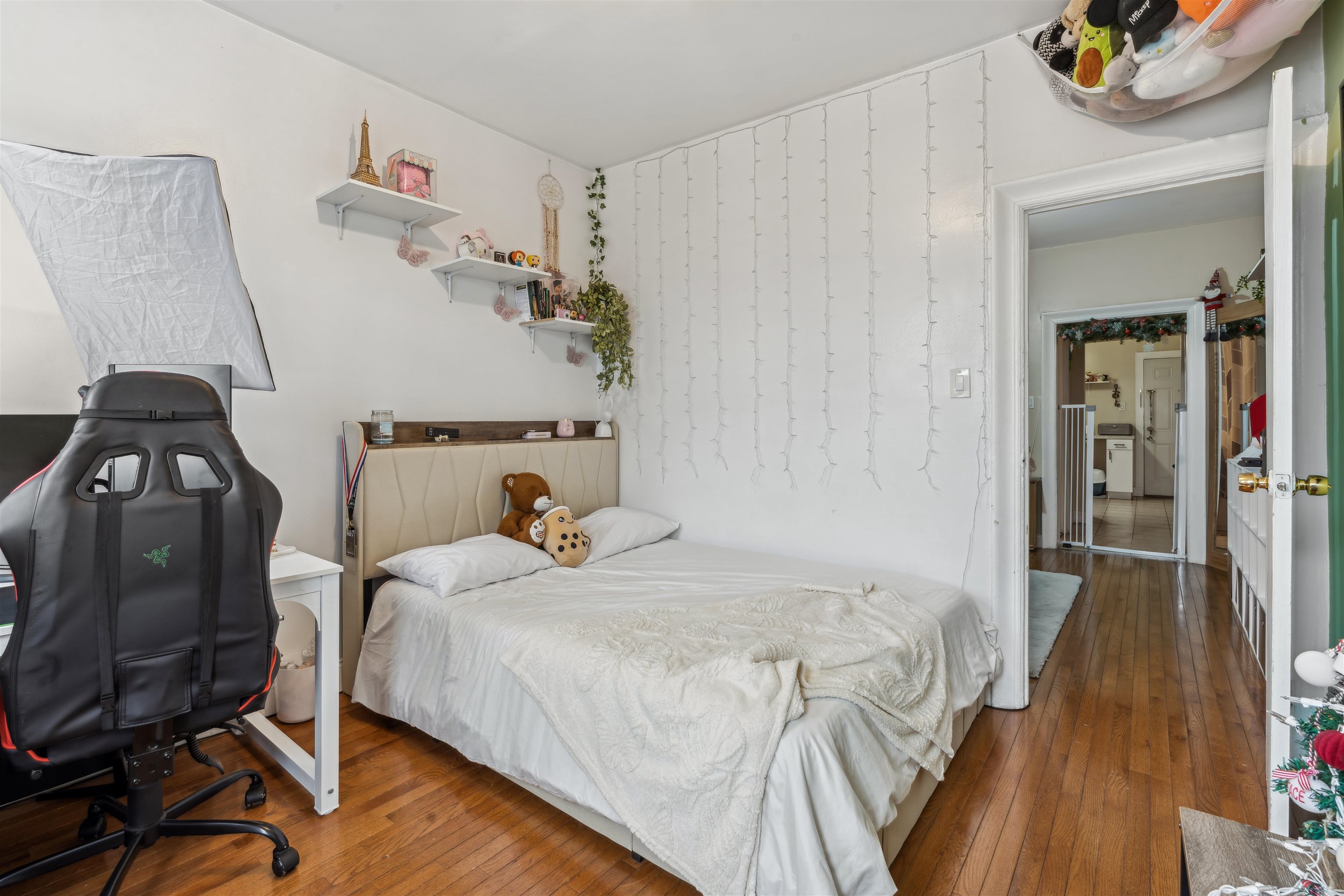 527-529 34TH ST - Photo 2