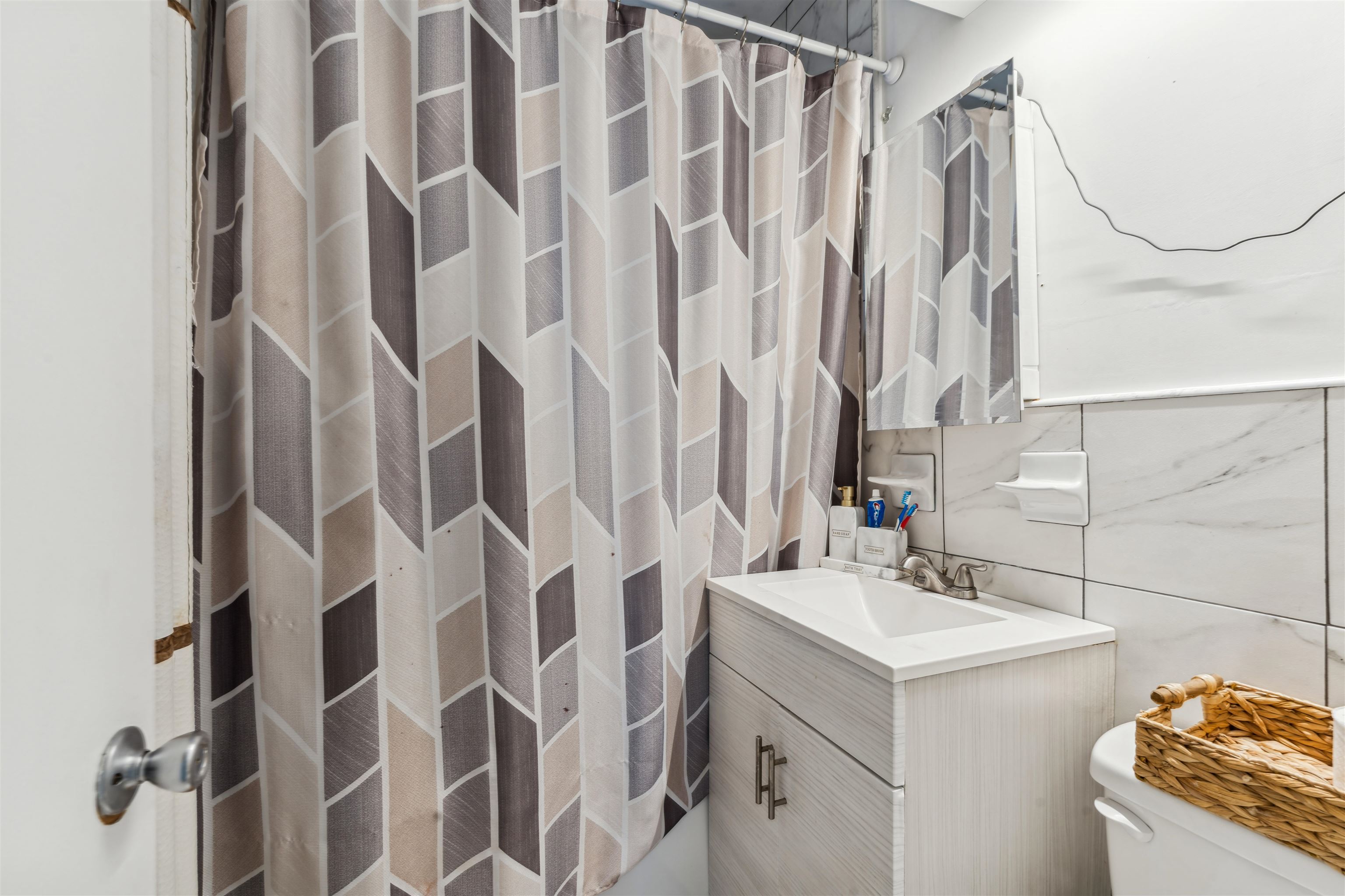 527-529 34TH ST - Photo 5