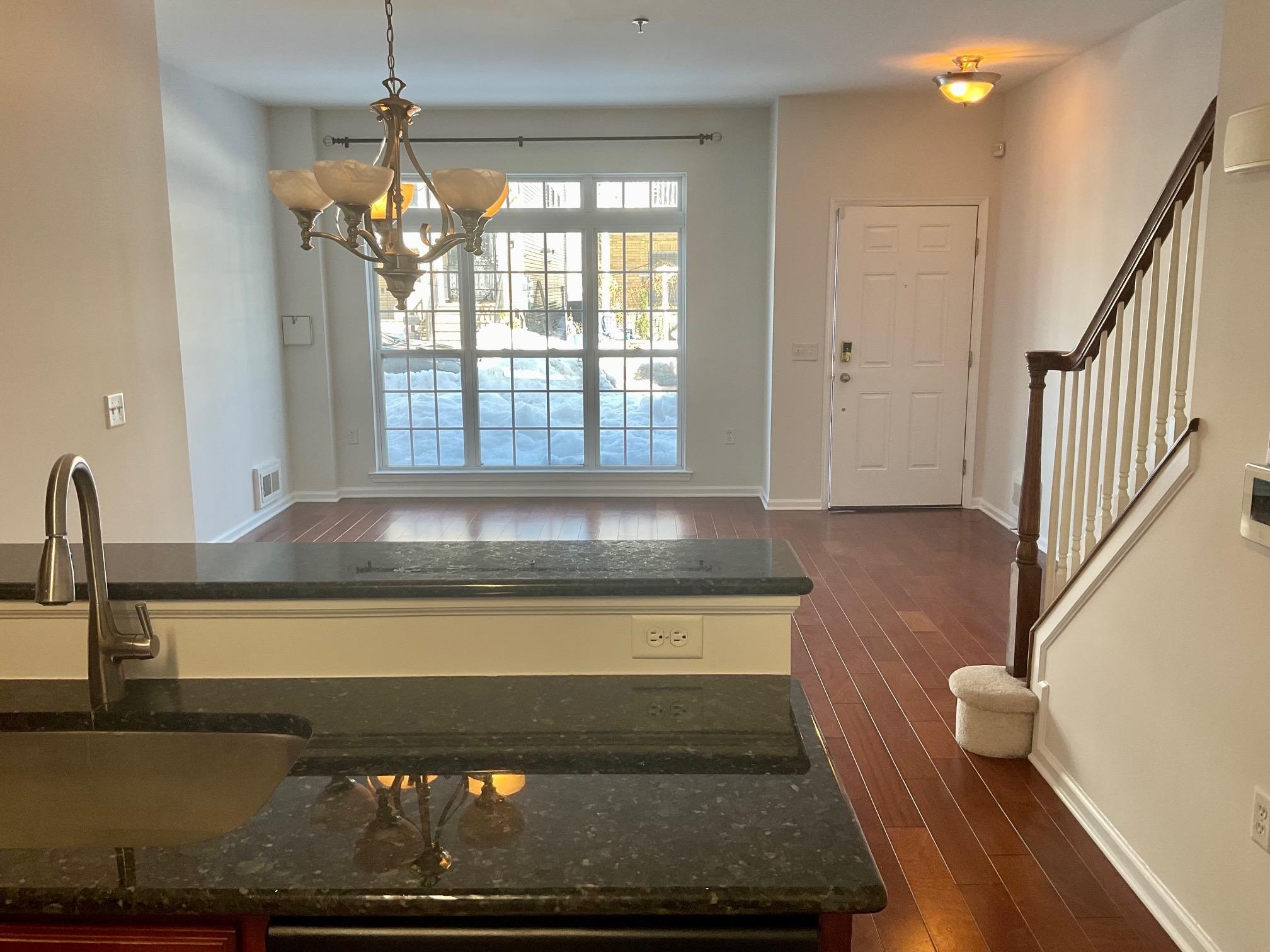 265 CUSTER AVE - Photo 4