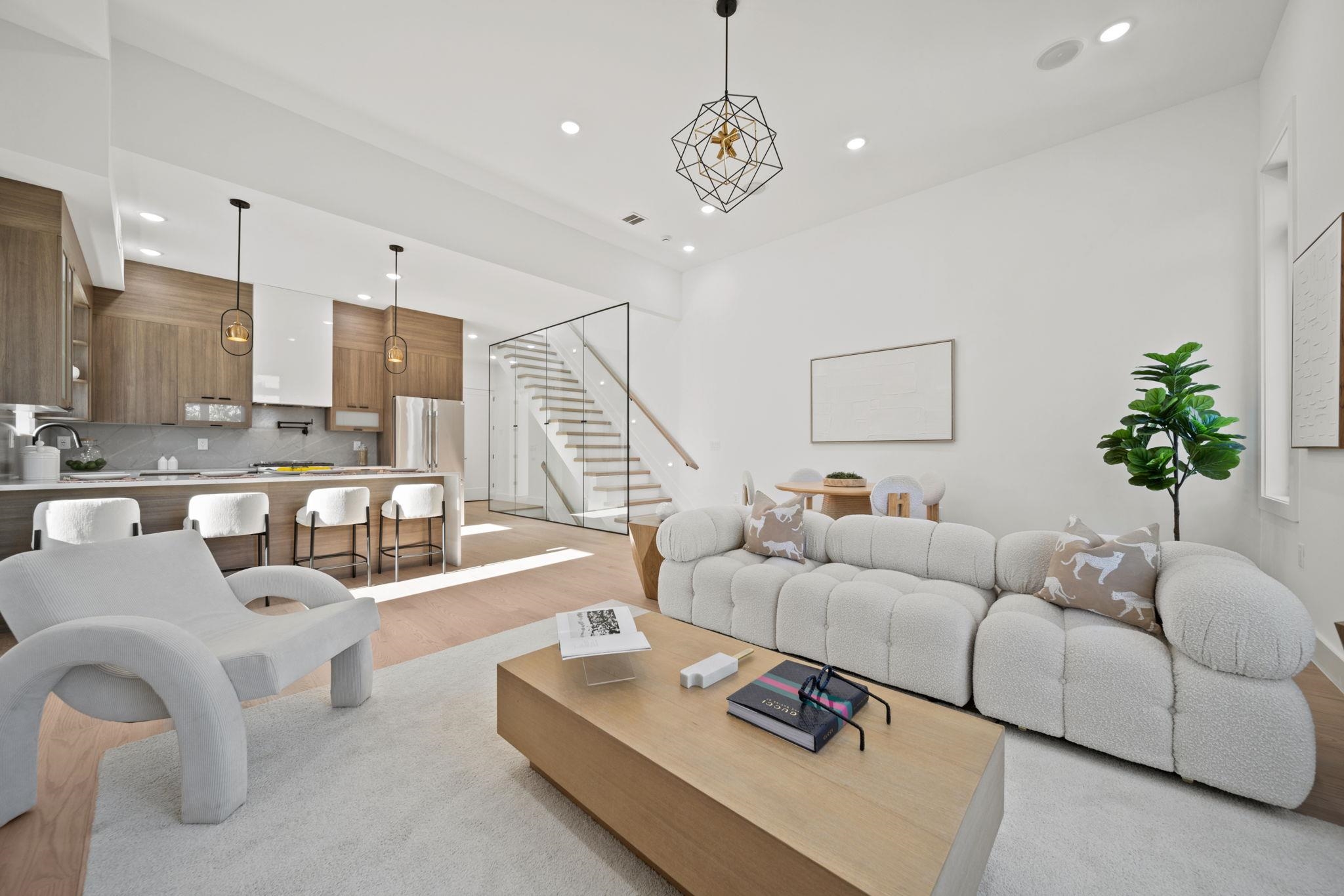 13 LIENAU PL - Photo 1