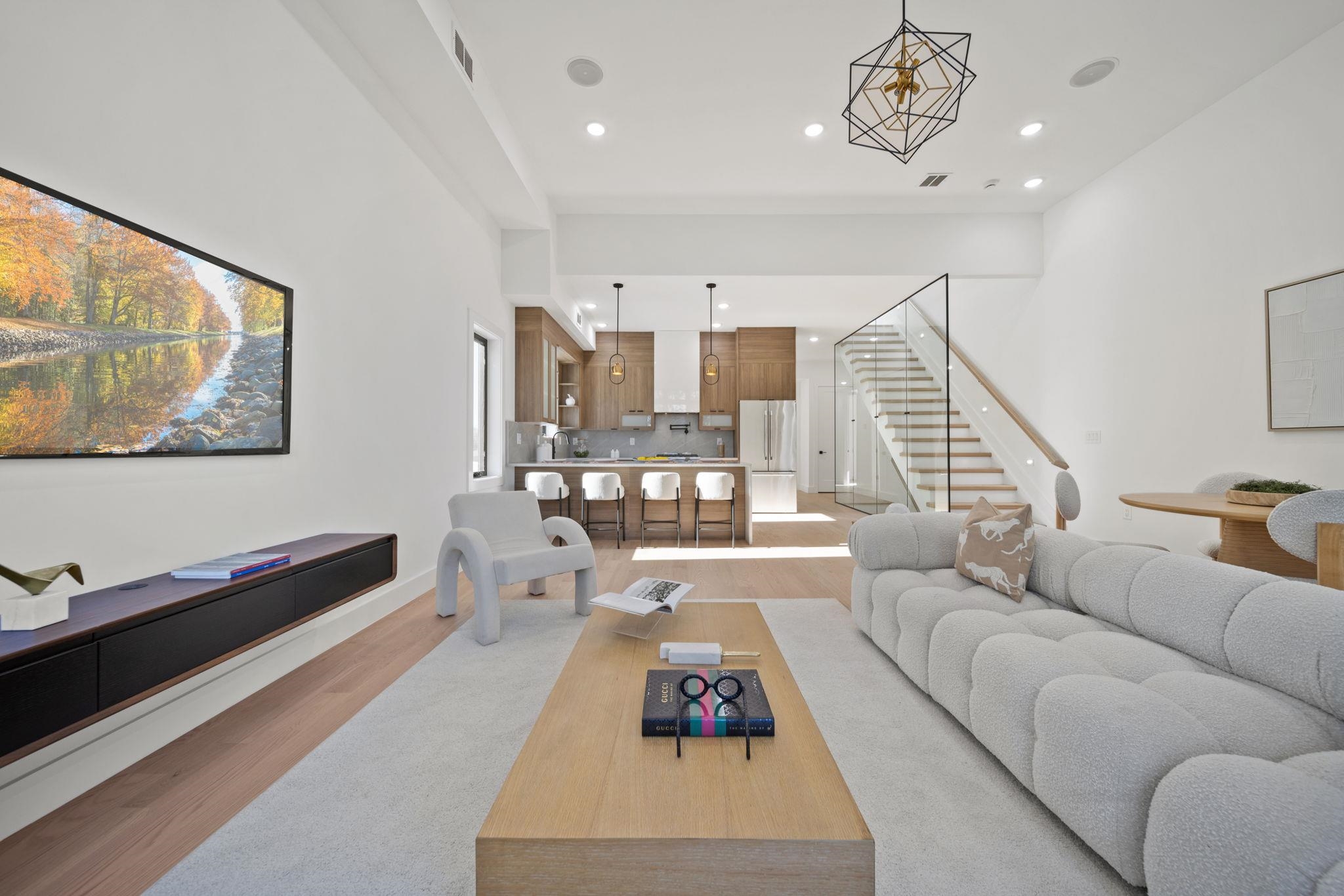 13 LIENAU PL - Photo 2