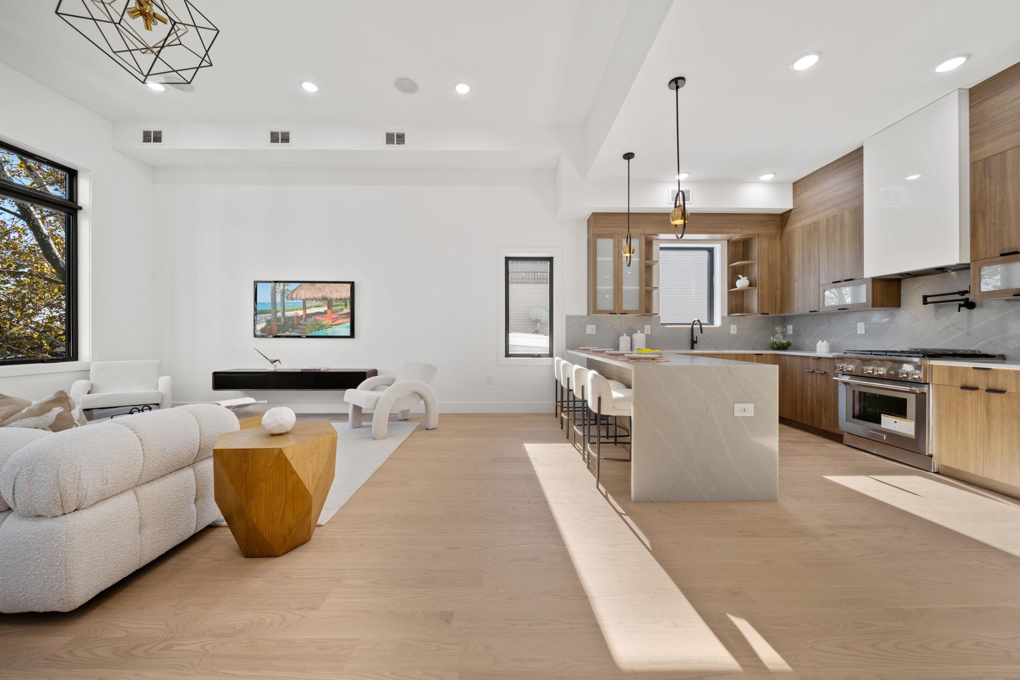 13 LIENAU PL - Photo 3