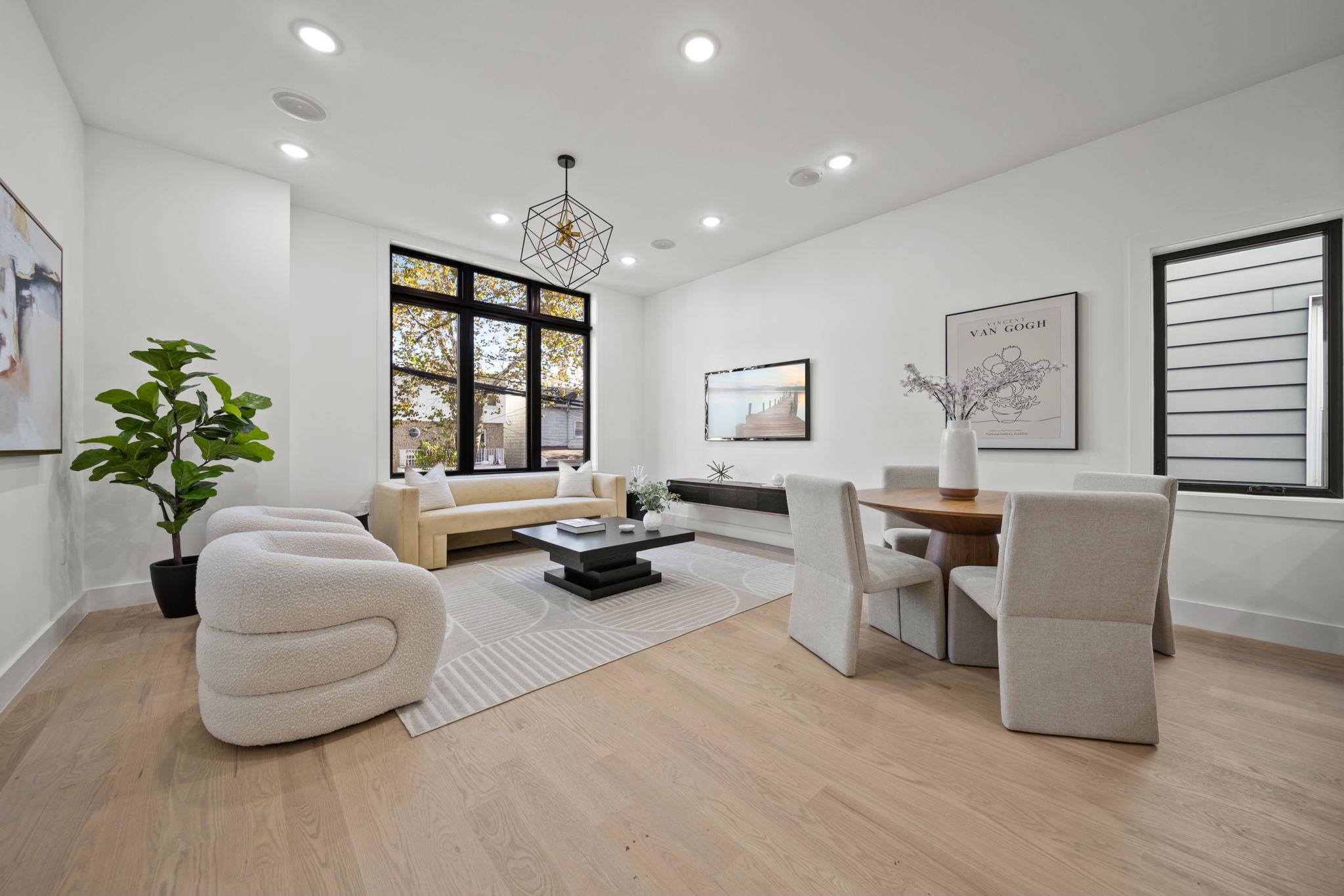 13 LIENAU PL - Photo 2