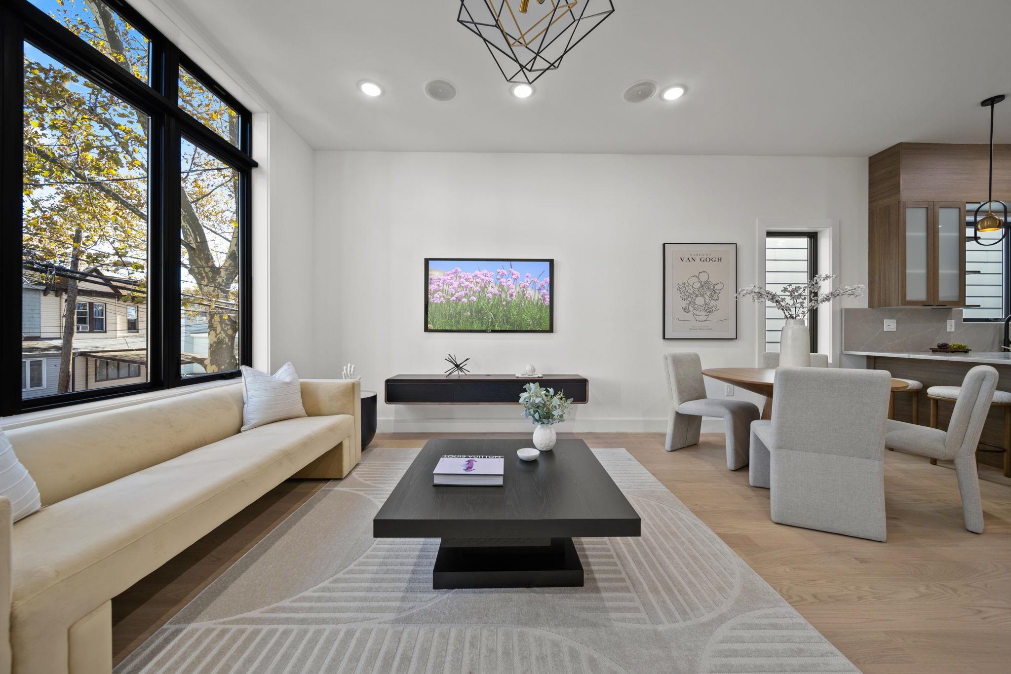 13 LIENAU PL - Photo 3